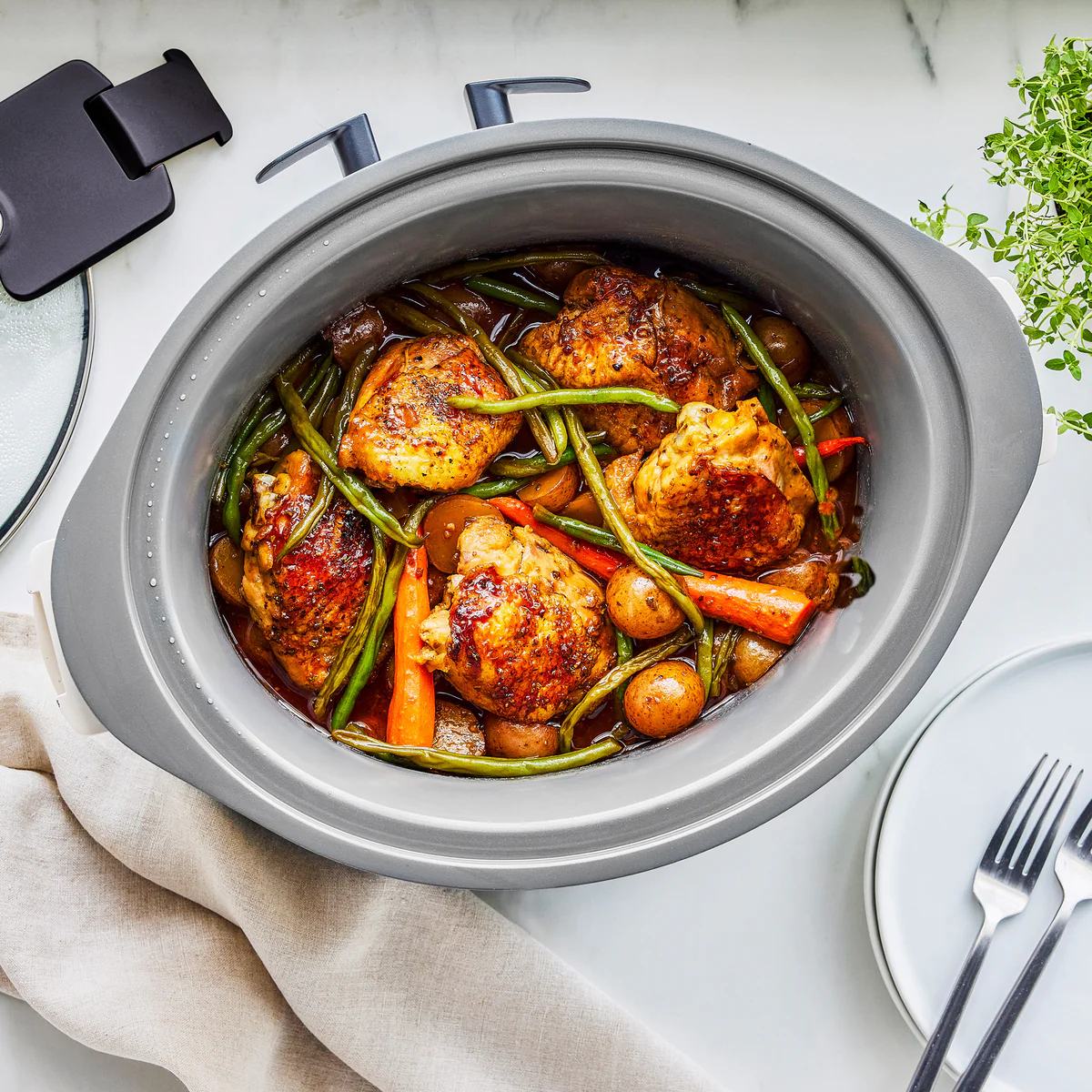 8-Quart Locking Lid Slow Cooker | Graphite - Image 6