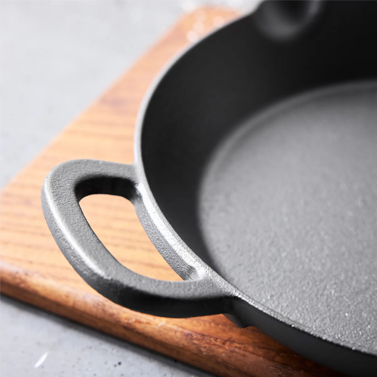 Bobby Flay by GreenPan 4-Piece Cast Iron Set with Bobby at Home Cookbook - Image 9