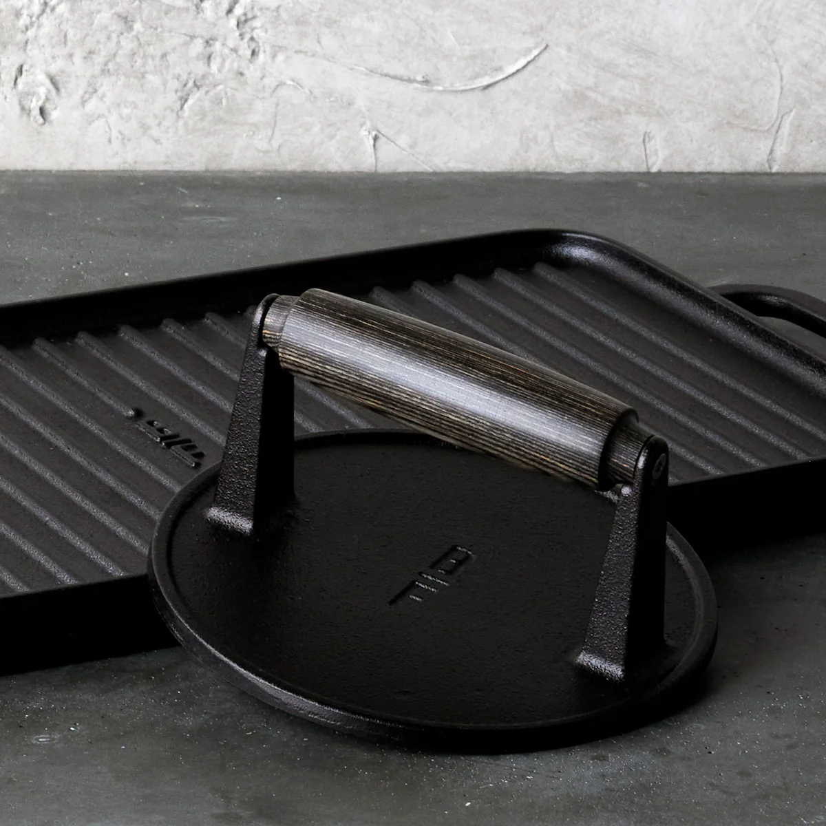 Bobby Flay by GreenPan 6.5" Cast Iron Round Grill Press - Image 6