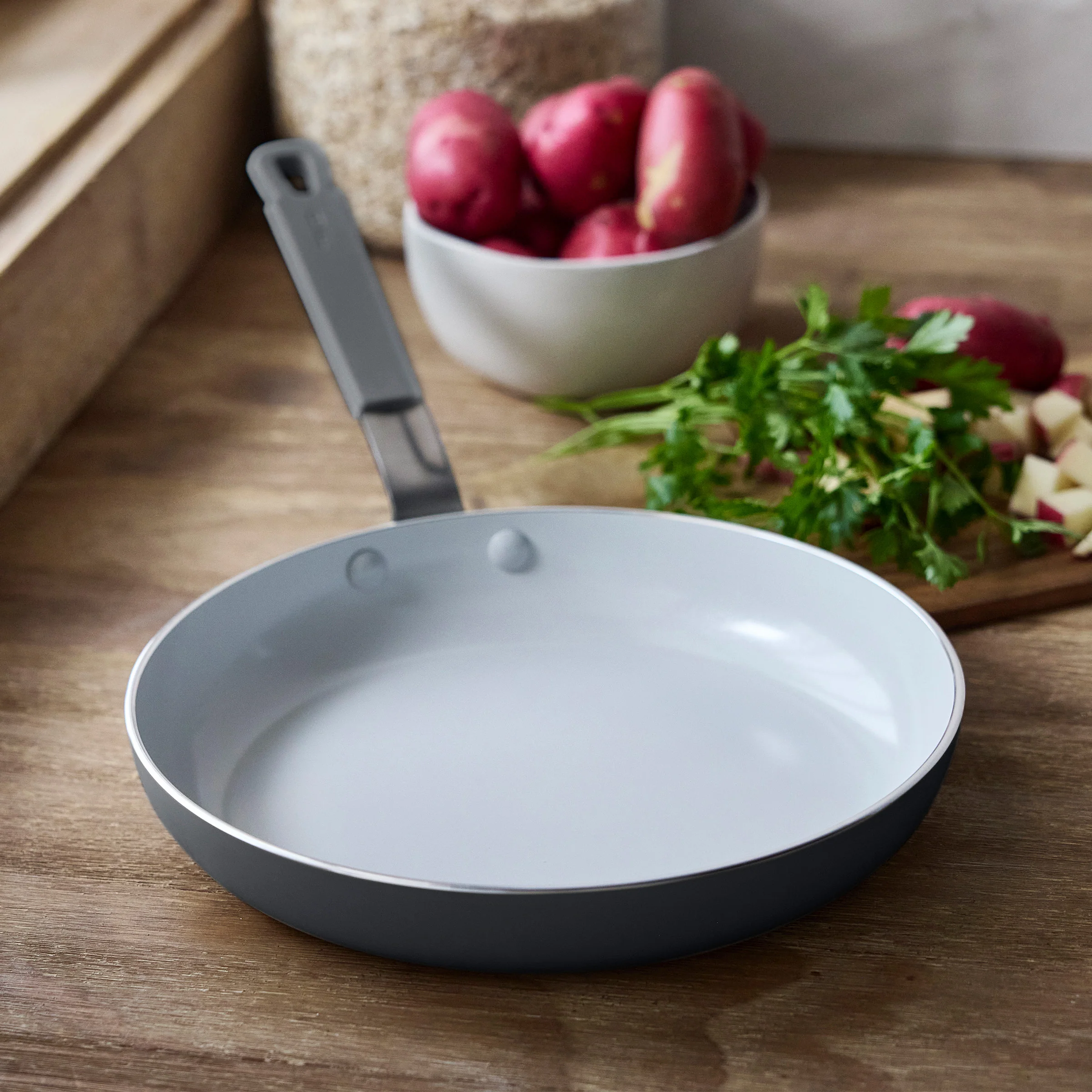 Bobby Flay by GreenPan Professional Ceramic Nonstick 10" Frypan | Graphite - Image 3
