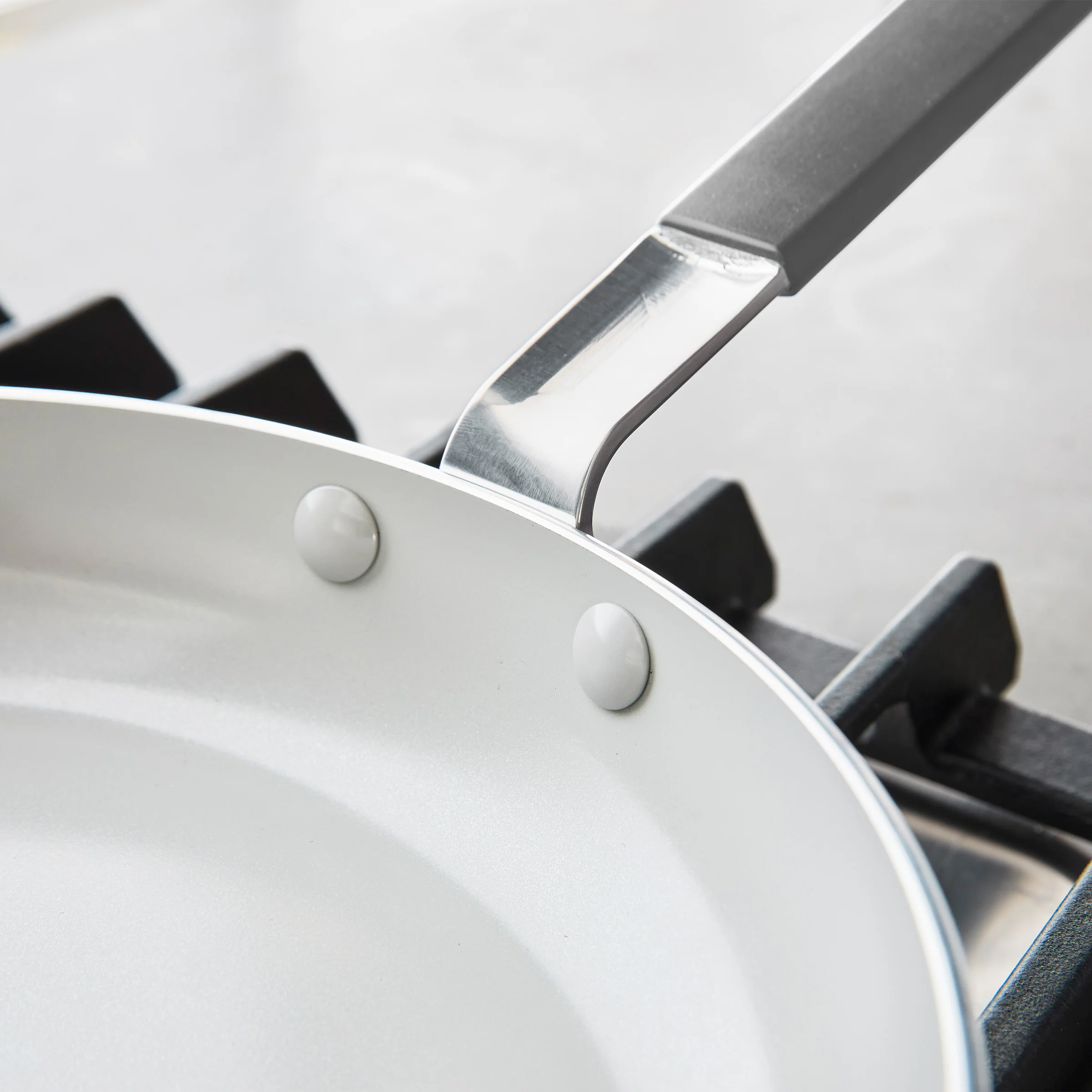 Bobby Flay by GreenPan Professional Ceramic Nonstick 10" Frypan | Graphite - Image 7