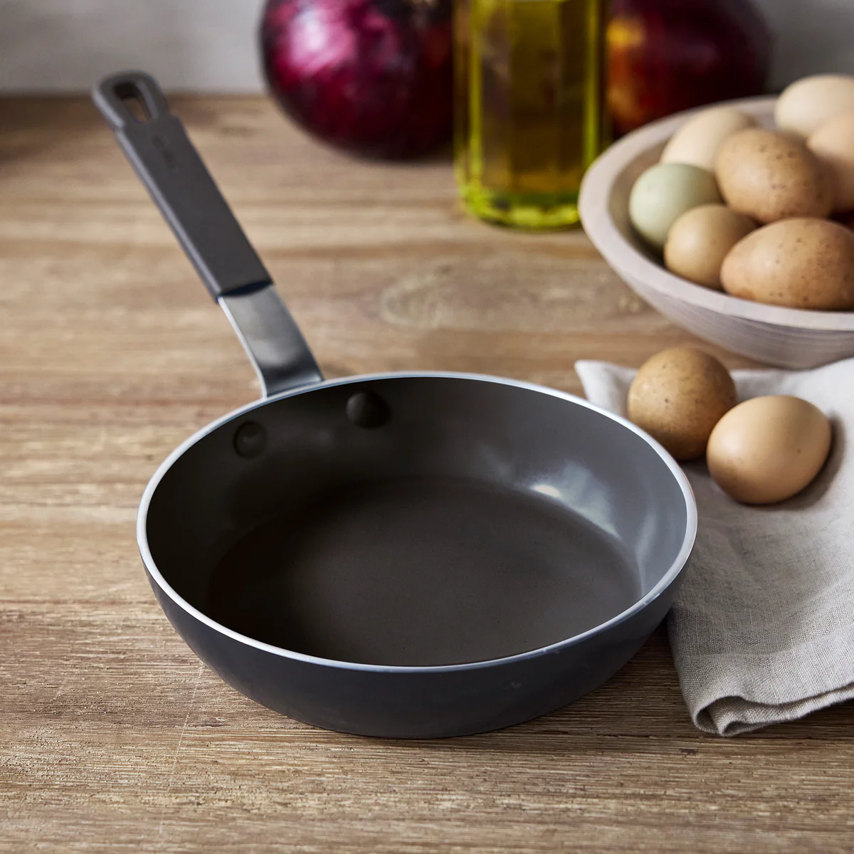Bobby Flay by GreenPan Professional Ceramic Nonstick 8" Frypan | Black - Image 3
