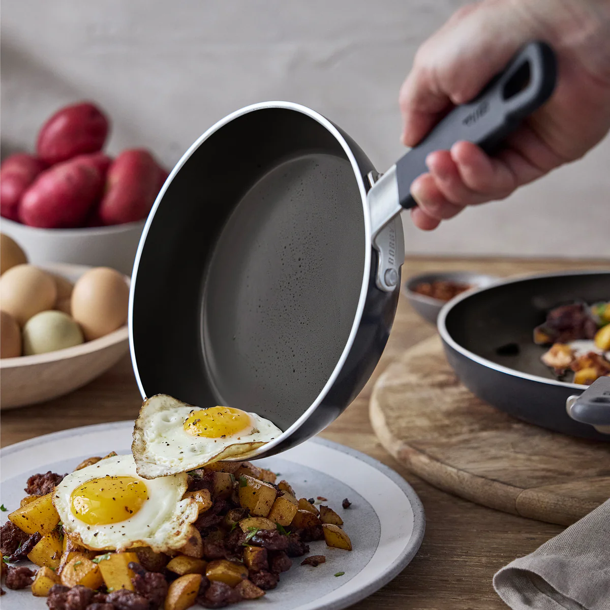 Bobby Flay by GreenPan Professional Ceramic Nonstick 8" Frypan | Black - Image 4
