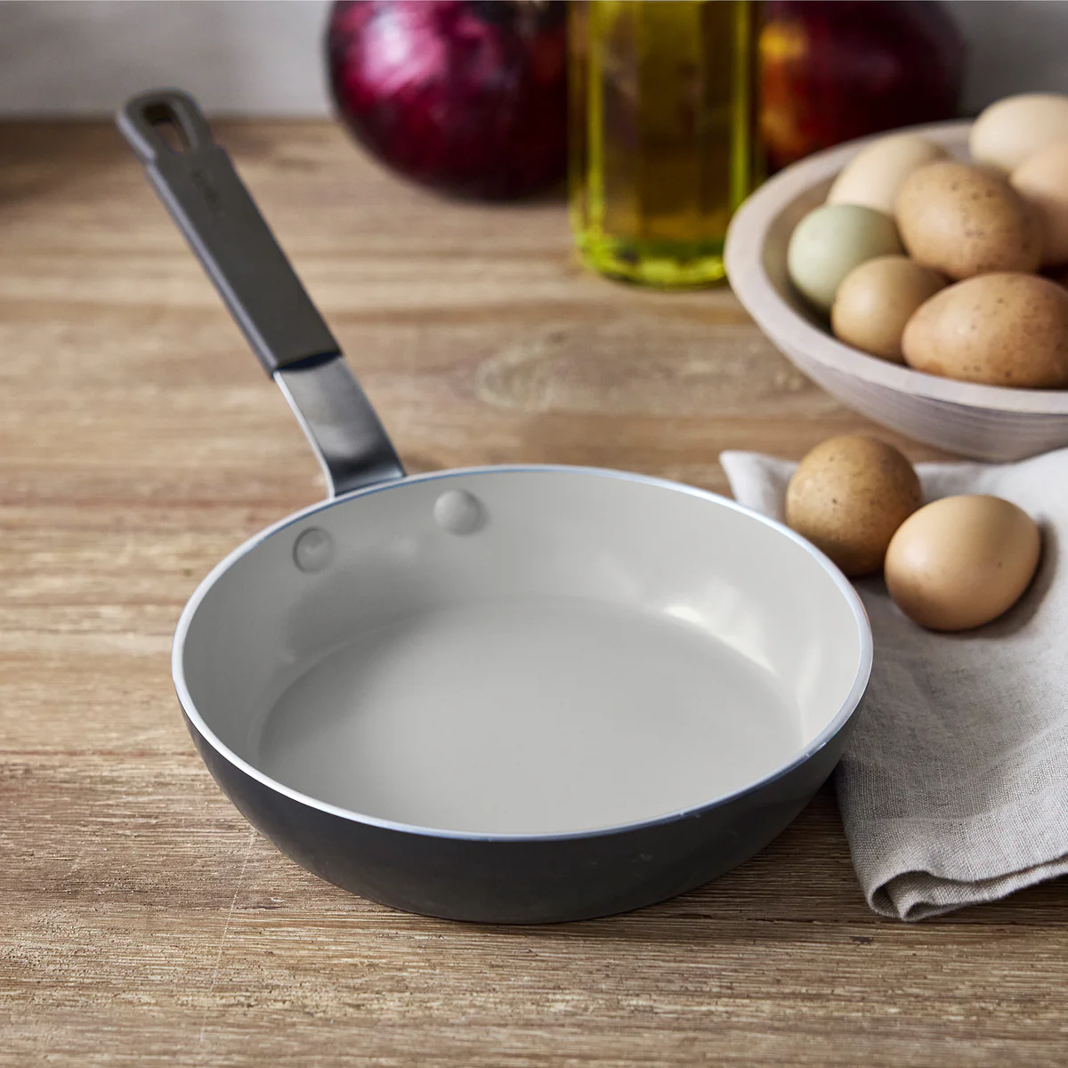 Bobby Flay by GreenPan Professional Ceramic Nonstick 8" Frypan | Graphite - Image 3