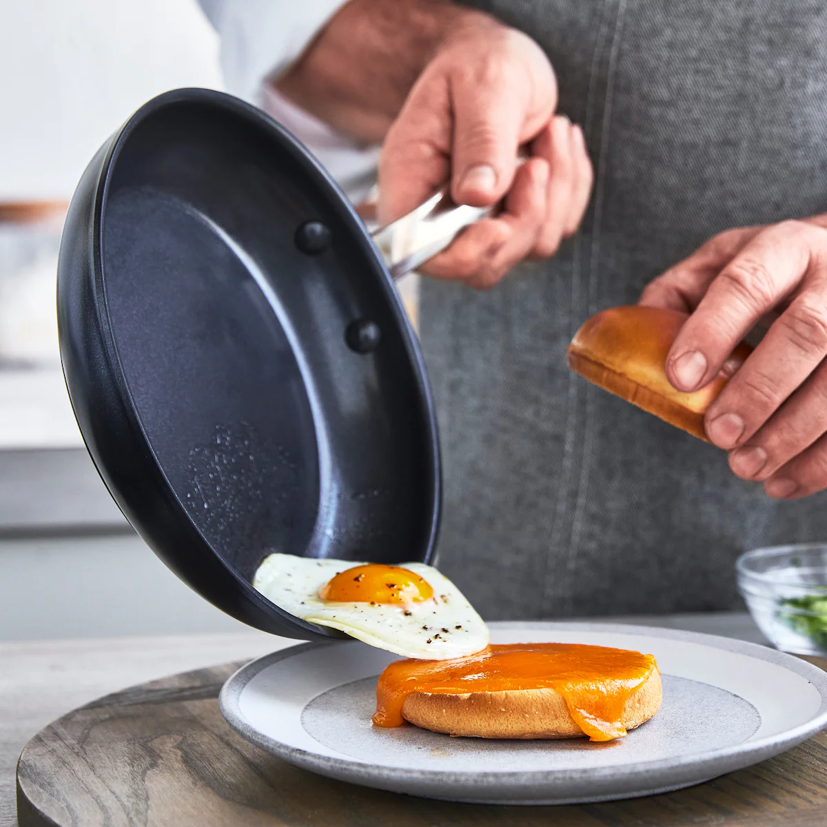 Chatham Black Ceramic Nonstick 8" and 10" Frypan Set - Image 4