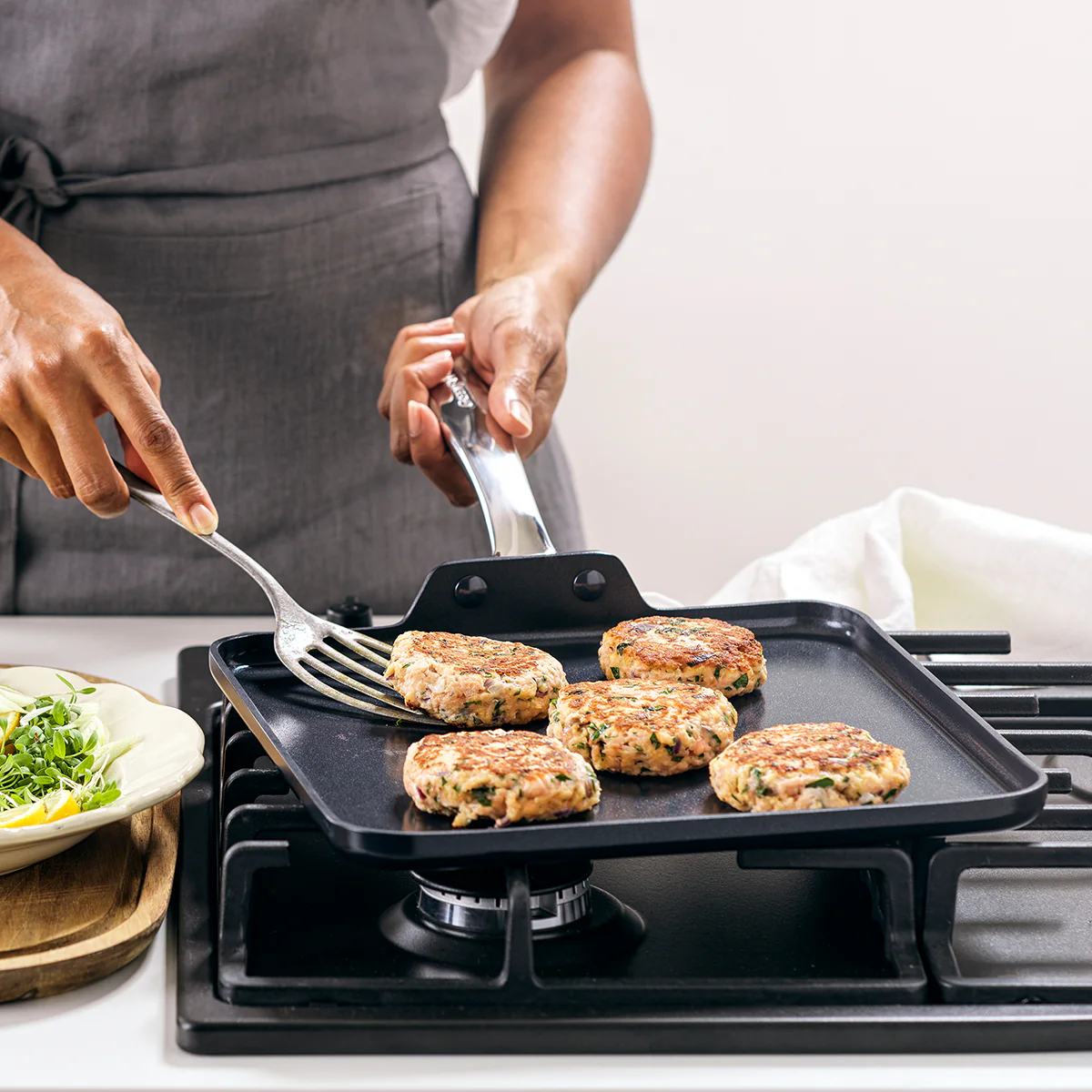 Chatham Black Ceramic Nonstick 11" Square Griddle - Image 4