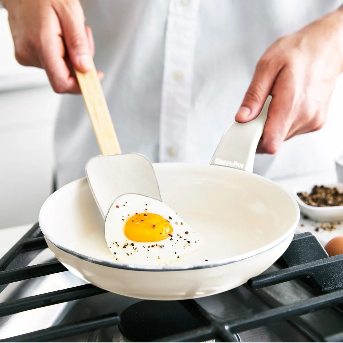 Dover Ceramic Nonstick 8" Frypan with Spatula | Cream White - Image 3