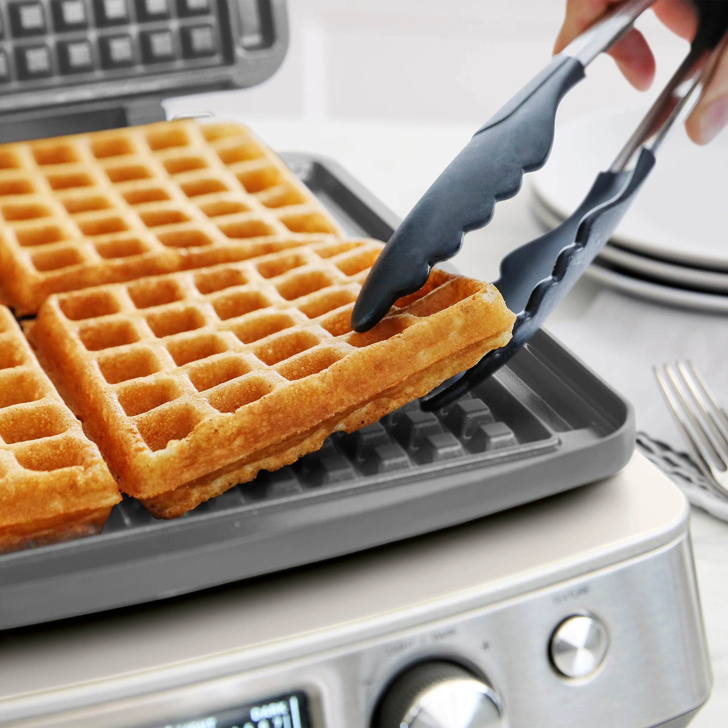 Elite Ceramic Nonstick 4-Square Waffle Maker | Cloud Cream - Image 3