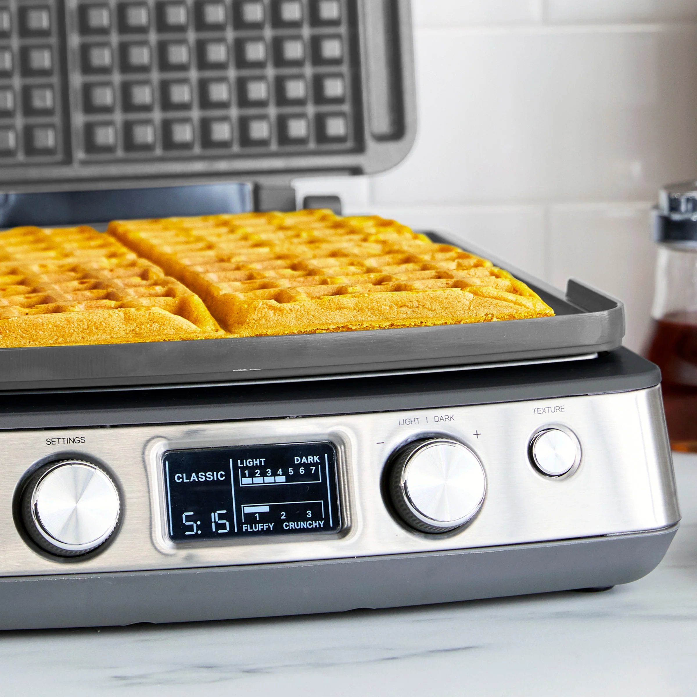Elite Ceramic Nonstick 4-Square Waffle Maker | Graphite - Image 6
