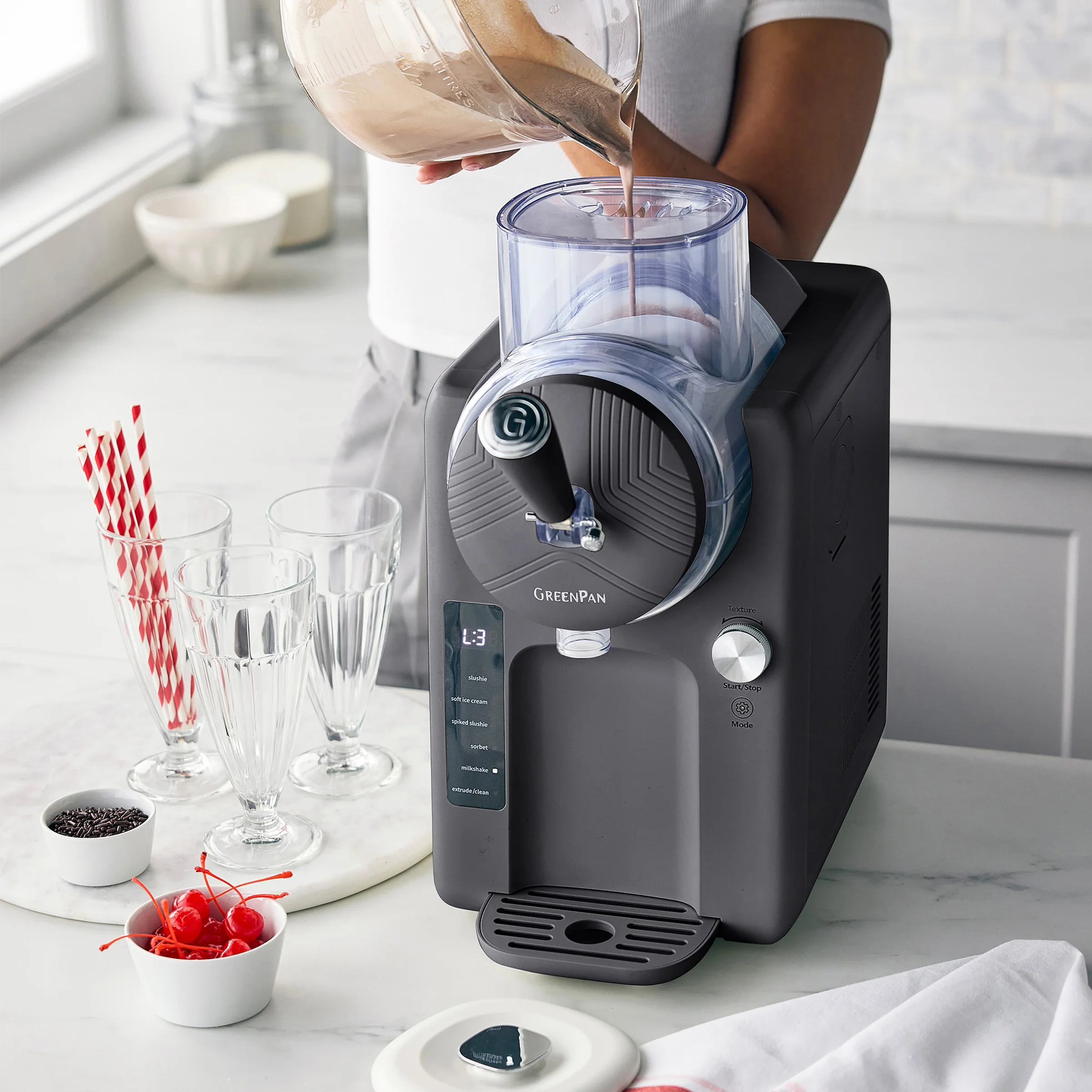 Frost Classic 15-in-1 Ice Cream & Frozen Drink Maker | Licorice - Image 12