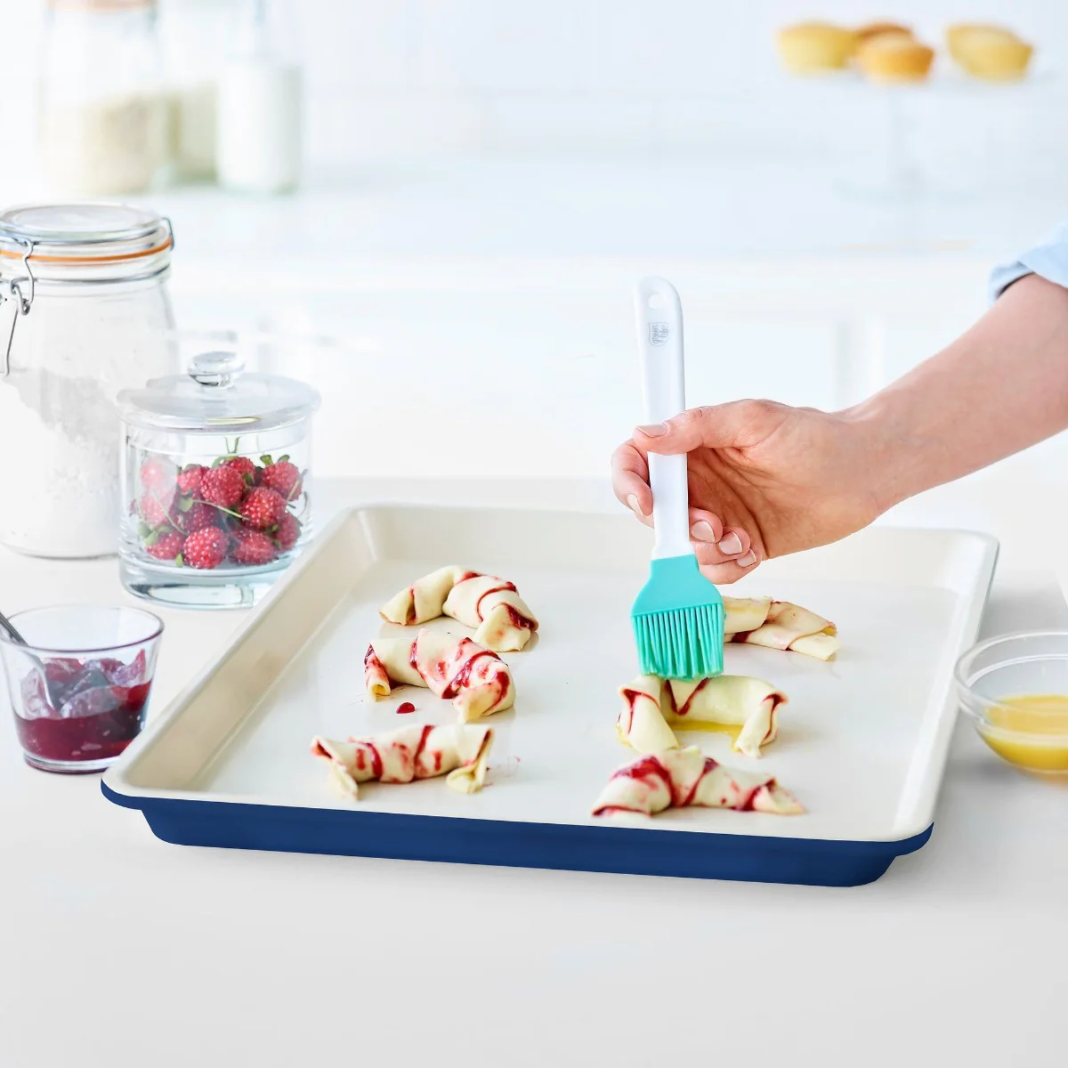 GreenLife Ceramic Nonstick 18" x 13" Cookie Sheet | Navy - Image 4