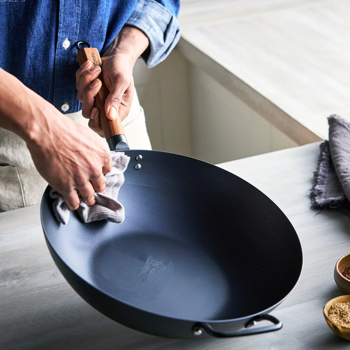 Kyoto Carbon Steel 14" Wok - Image 6