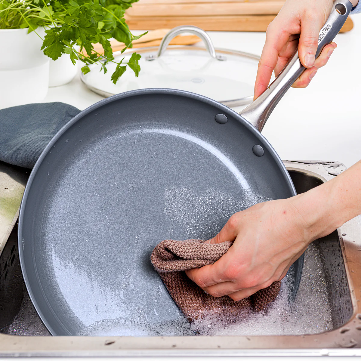 Lima Ceramic Nonstick 10" Frypan with Bamboo Spatula - Image 8