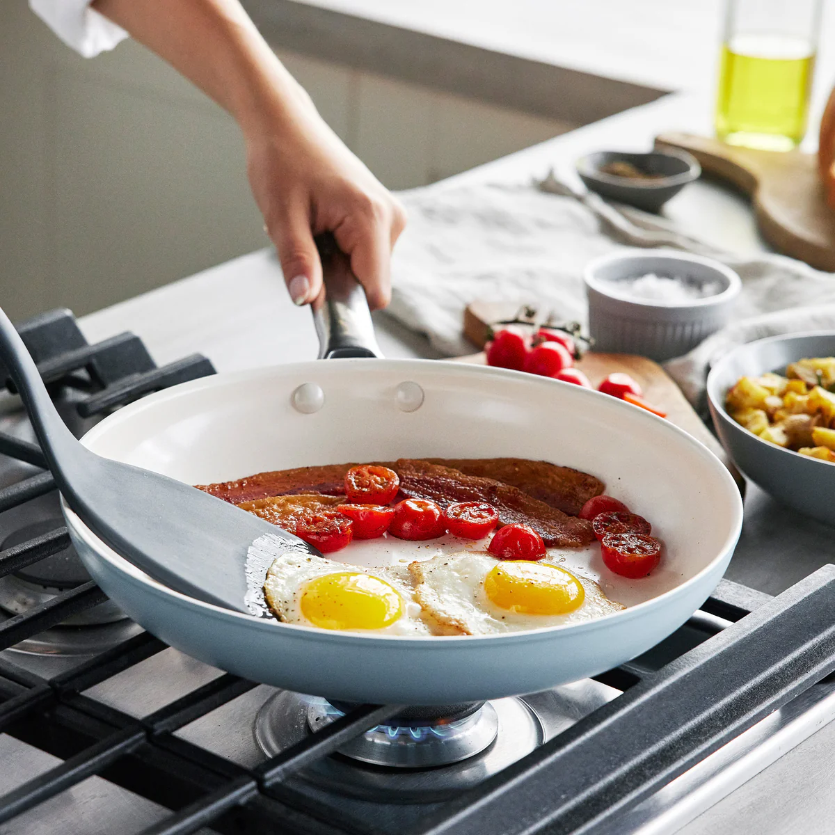 Padova Pro Ceramic Nonstick 8" and 10" Frypan Set - Image 6