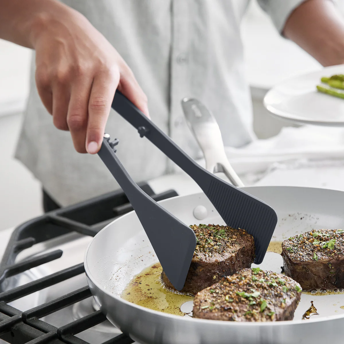 Platinum Silicone Wide Tongs | Gray - Image 3