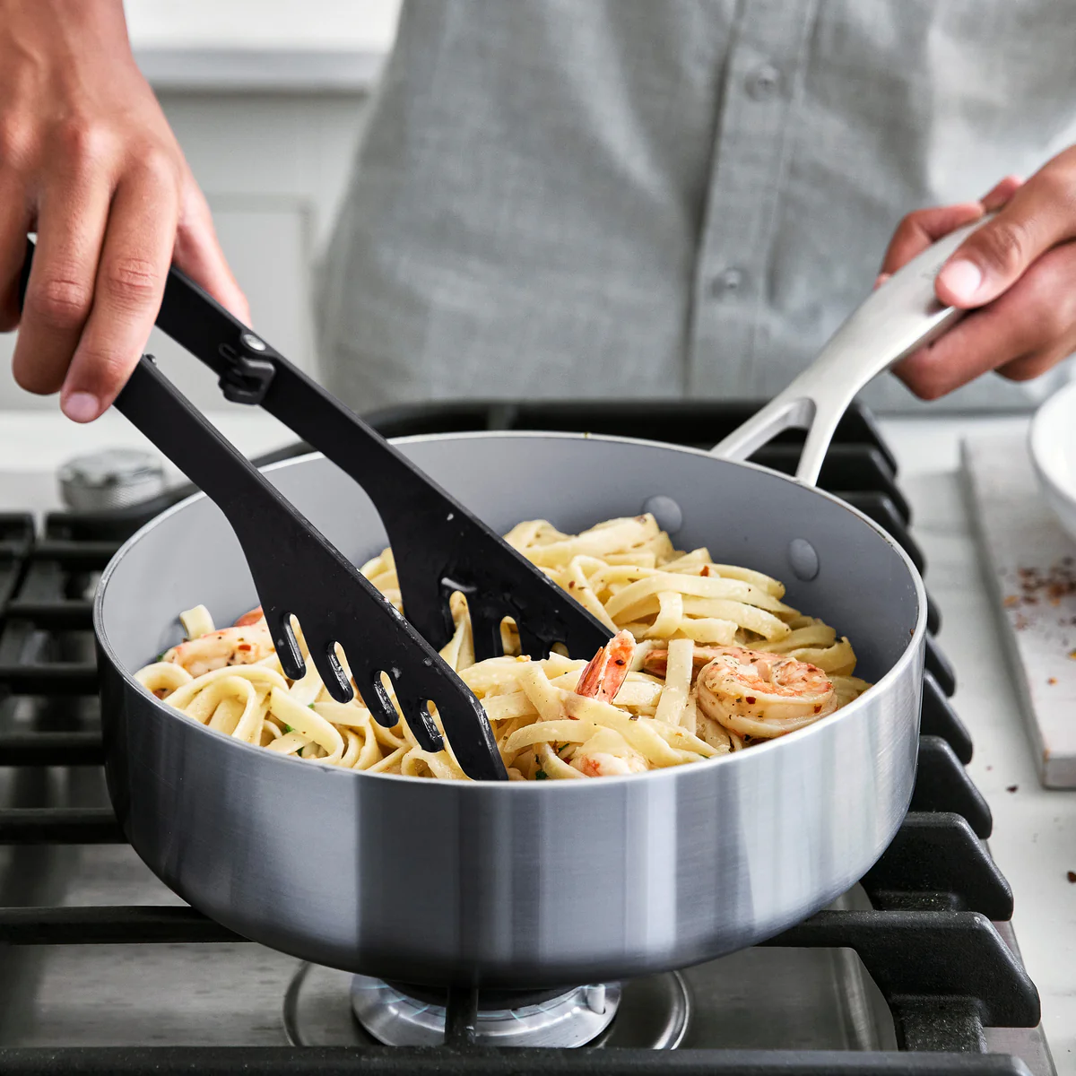 Premiere Silicone Locking Pasta Tongs | Black - Image 3