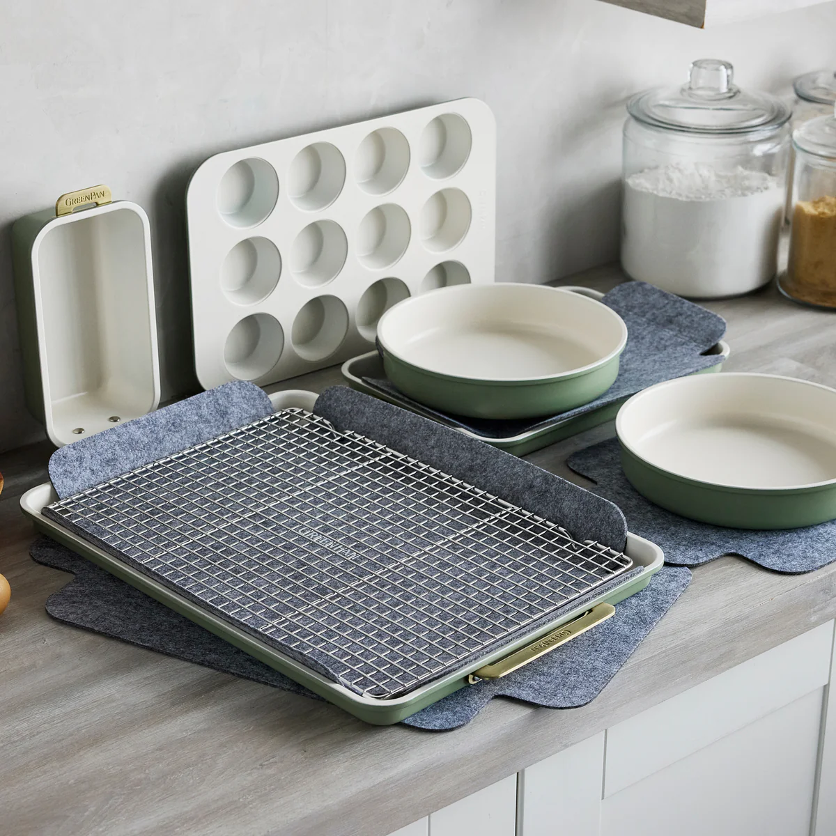 Reserve Bakeware 7-Piece Set | Sage - Image 7