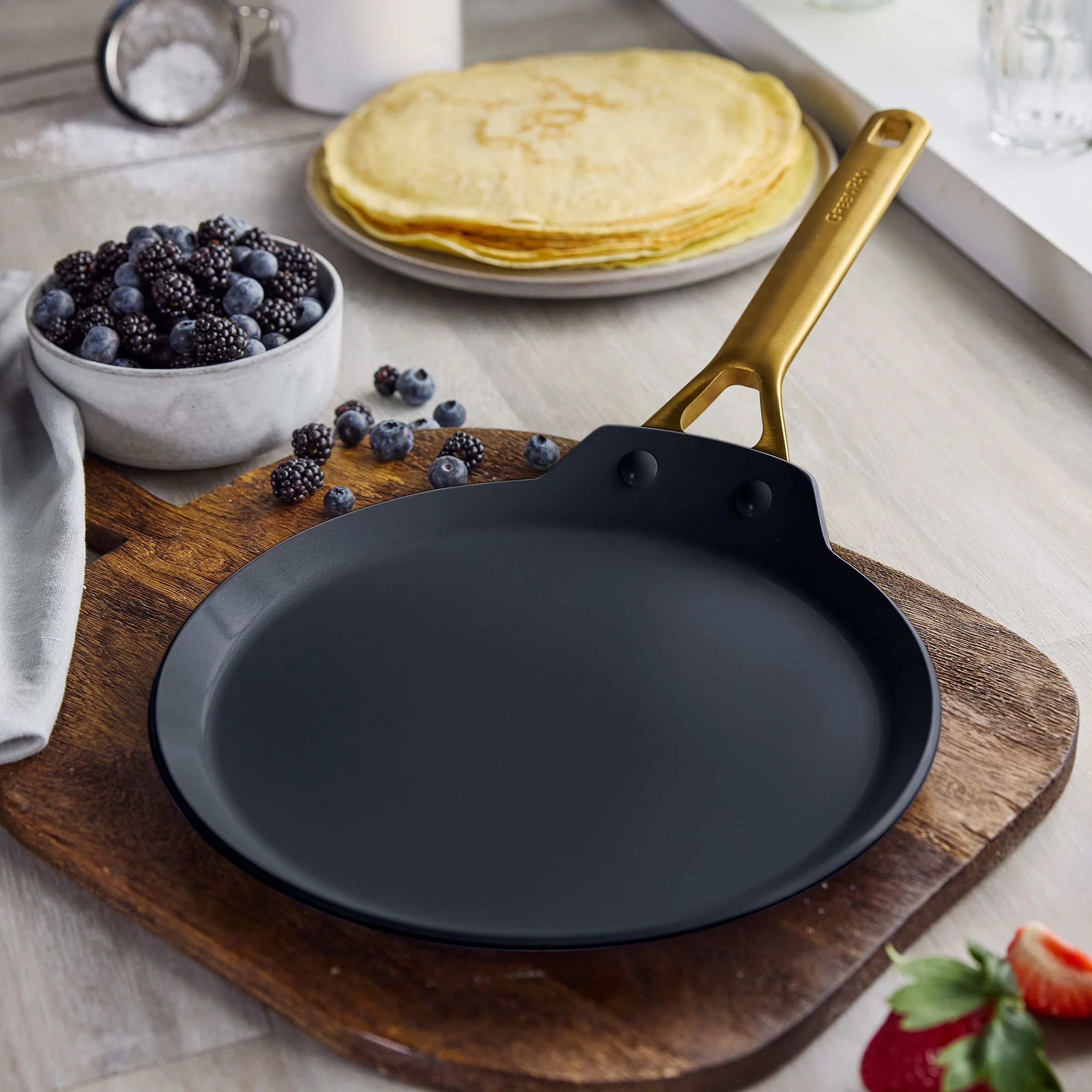 Reserve Pro Ceramic Nonstick 10" Crepe Pan | Black - Image 2