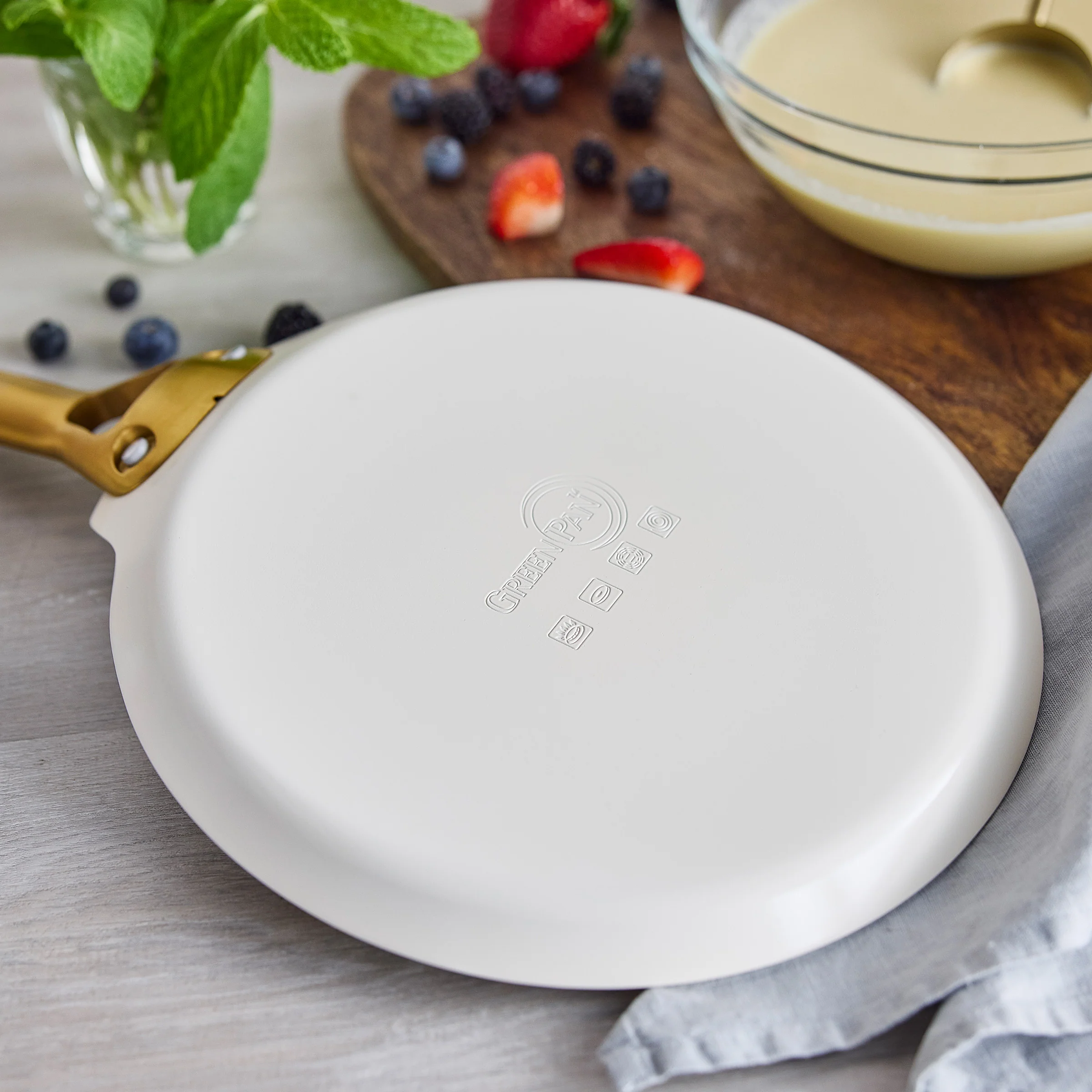 Reserve Pro Ceramic Nonstick 10" Crepe Pan | Cream - Image 4