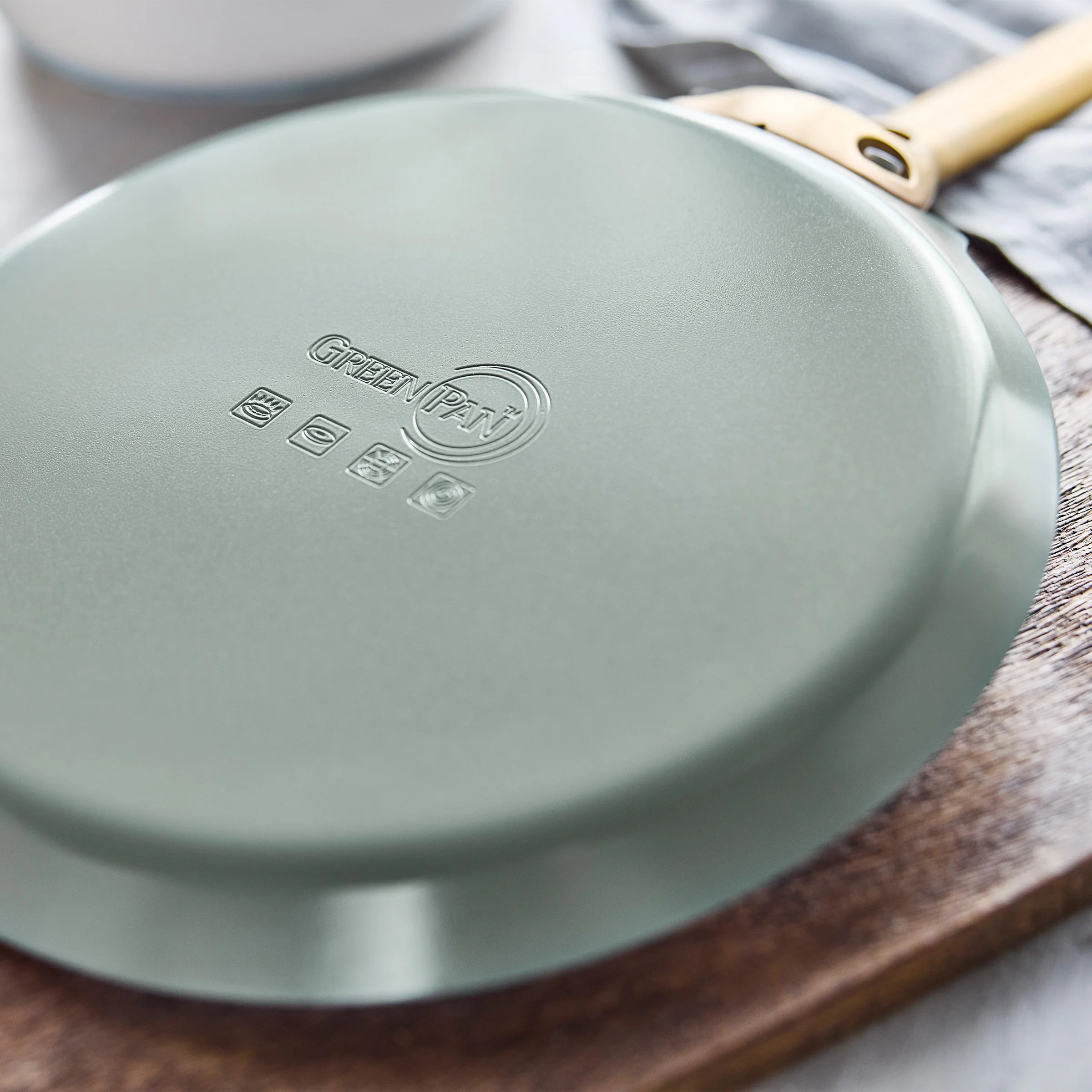 Reserve Pro Ceramic Nonstick 10" Crepe Pan | Moss - Image 4