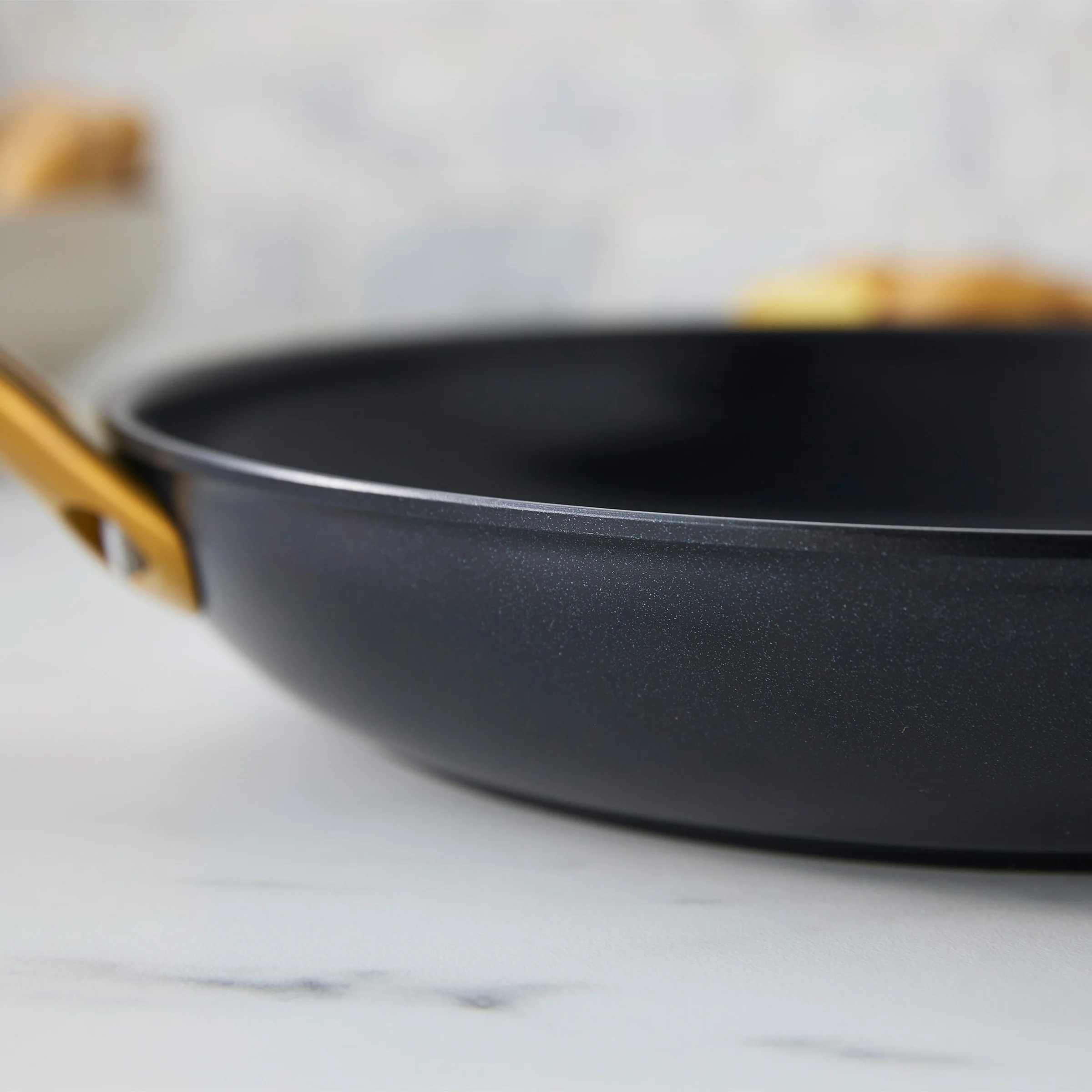 Reserve Pro Ceramic Nonstick 10-Piece Cookware Set | Black - Image 12