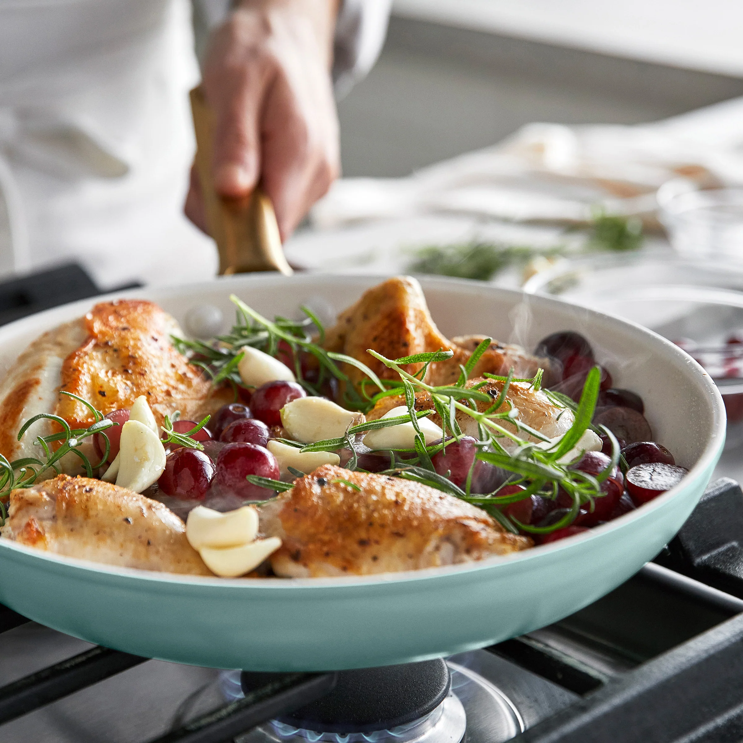 Reserve Pro Ceramic Nonstick 10-Piece Cookware Set | Seaside - Image 6