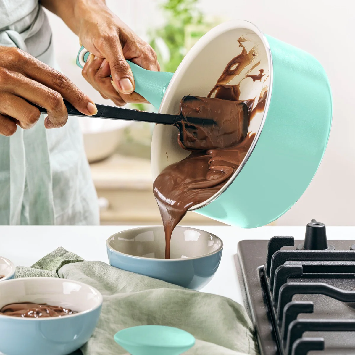 Rio Ceramic Nonstick 2-Quart Saucepan with Lid | Turquoise - Image 6