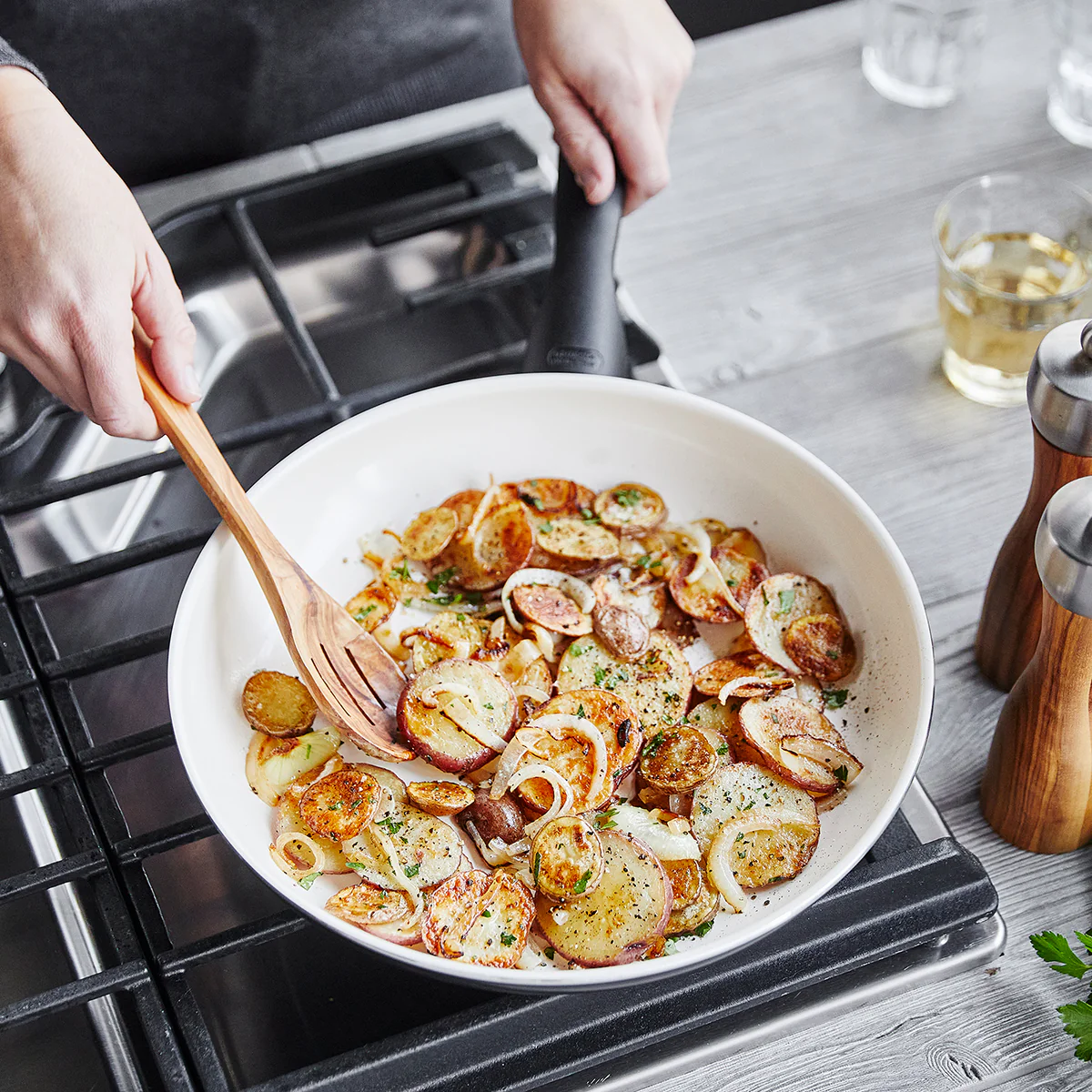 Rio Ceramic Nonstick 8" and 10" Frypan Set | Black - Image 4
