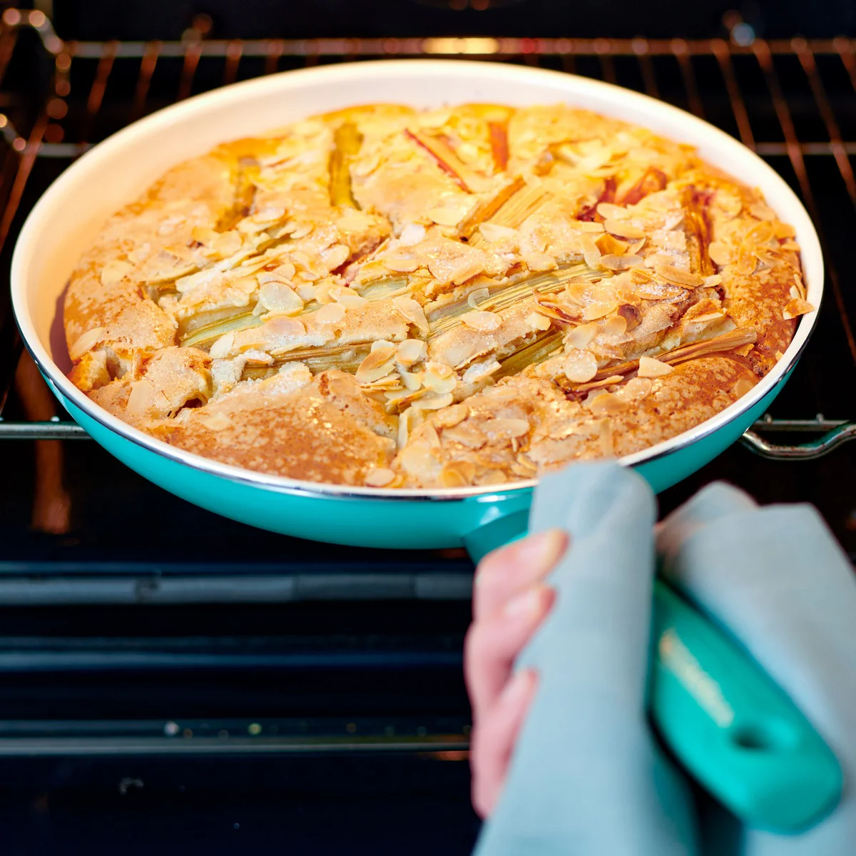 Rio Ceramic Nonstick 8" and 10" Frypan Set | Turquoise - Image 4