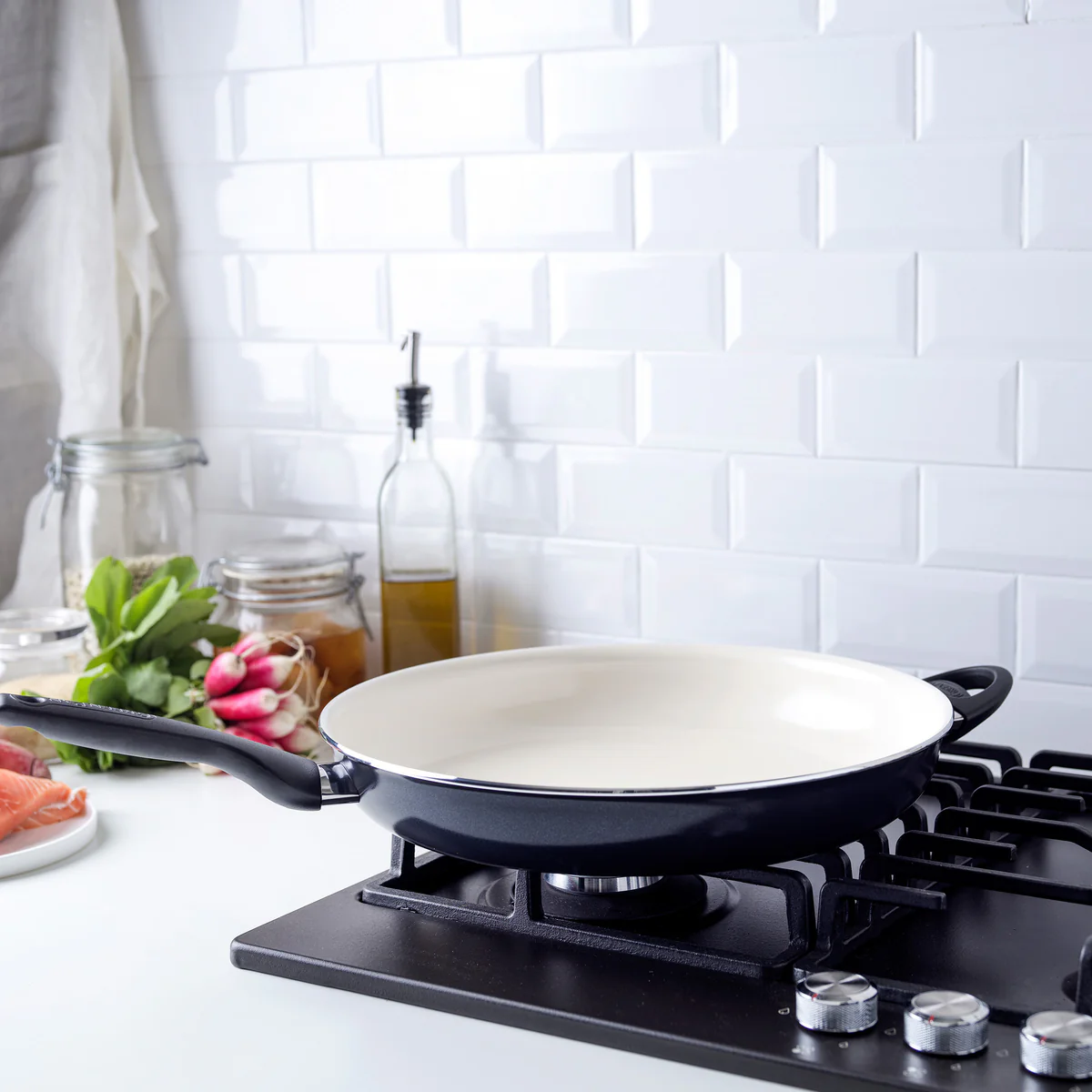 Rio Ceramic Nonstick 13.5" Frypan | Black - Image 2