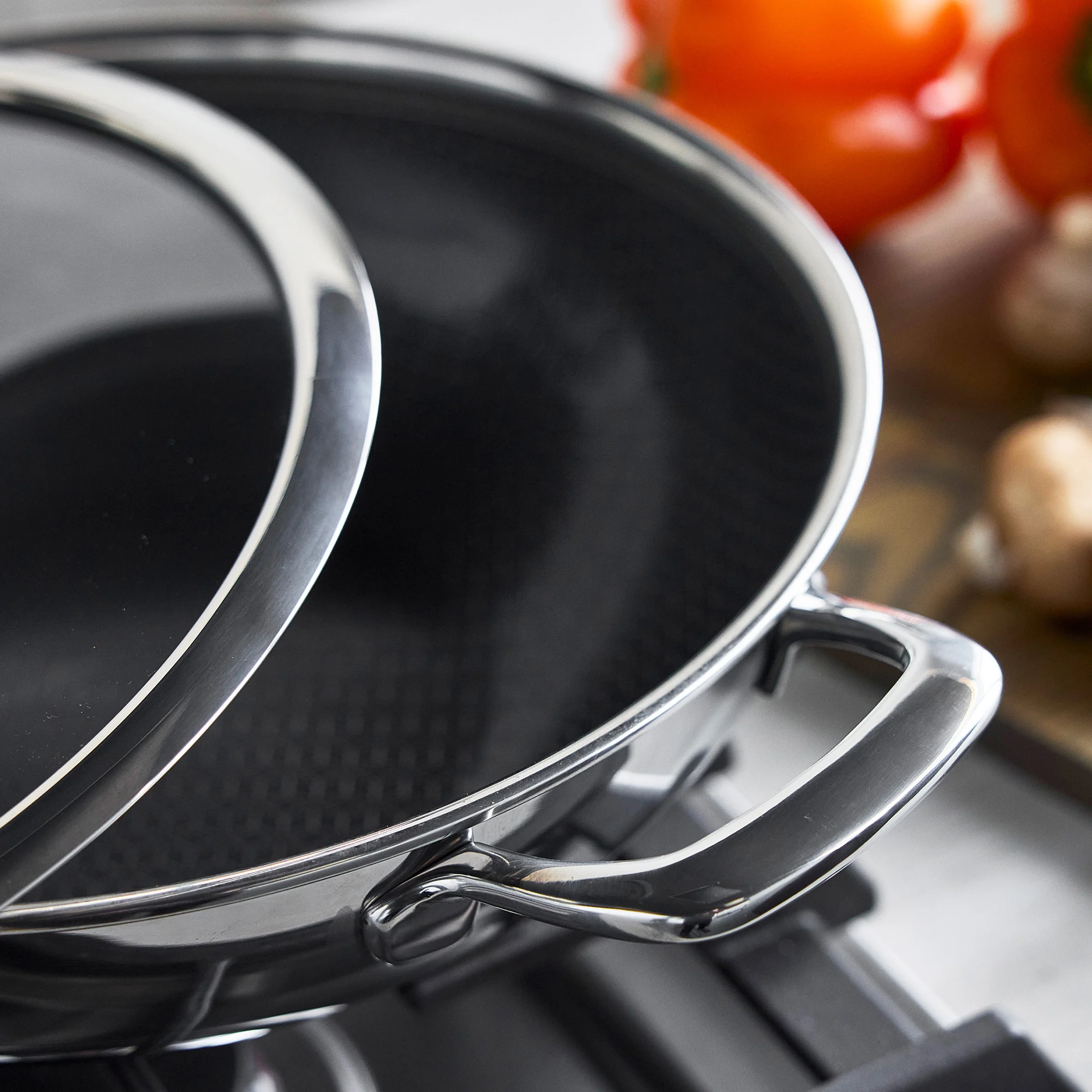 Spectra Thermobond Hybrid Ceramic Nonstick 12" Wok with Lid - Image 10