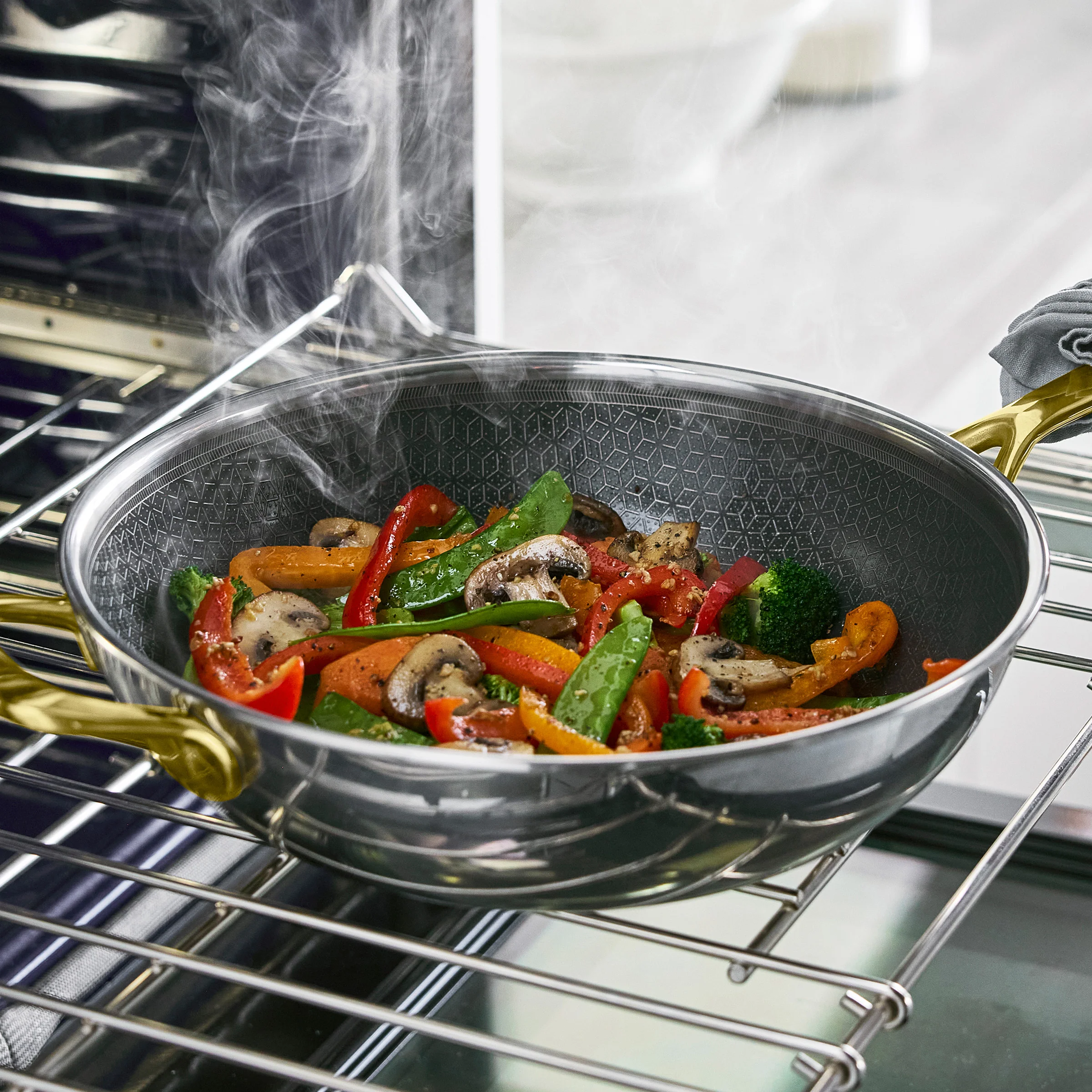 Spectra Gold Thermobond Hybrid Ceramic Nonstick 12" Wok with Lid - Image 10