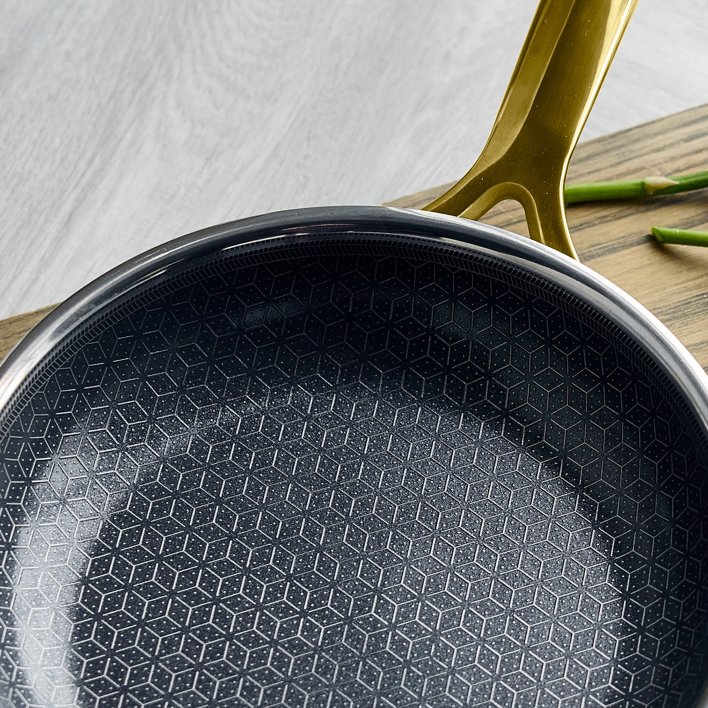 Spectra Gold Thermobond Hybrid Ceramic Nonstick 8", 10" and 12" Frypan Set - Image 8
