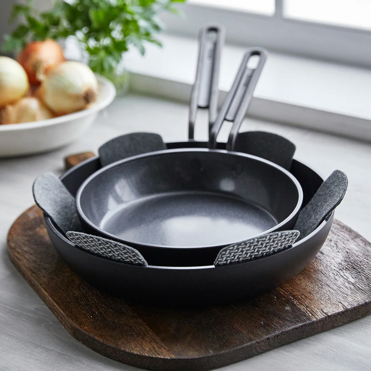 Stanley Tucci™ Ceramic Nonstick 11-Piece Cookware Set | Milano Black - Image 12