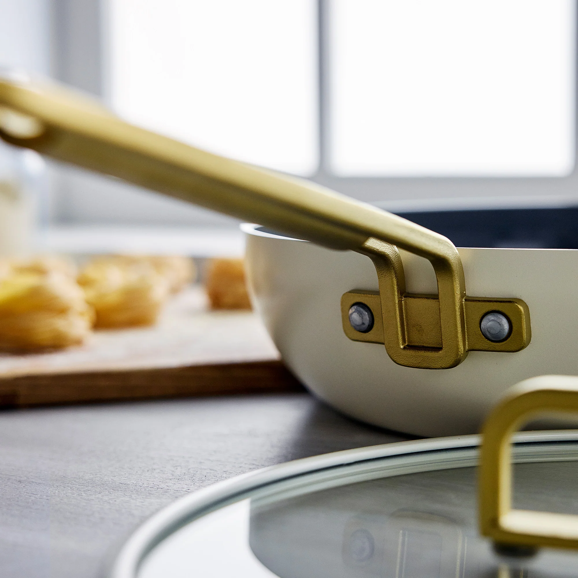 Stanley Tucci™ Ceramic Nonstick 4.5-Quart Stanley Pan Jr. | Carrara White - Image 8