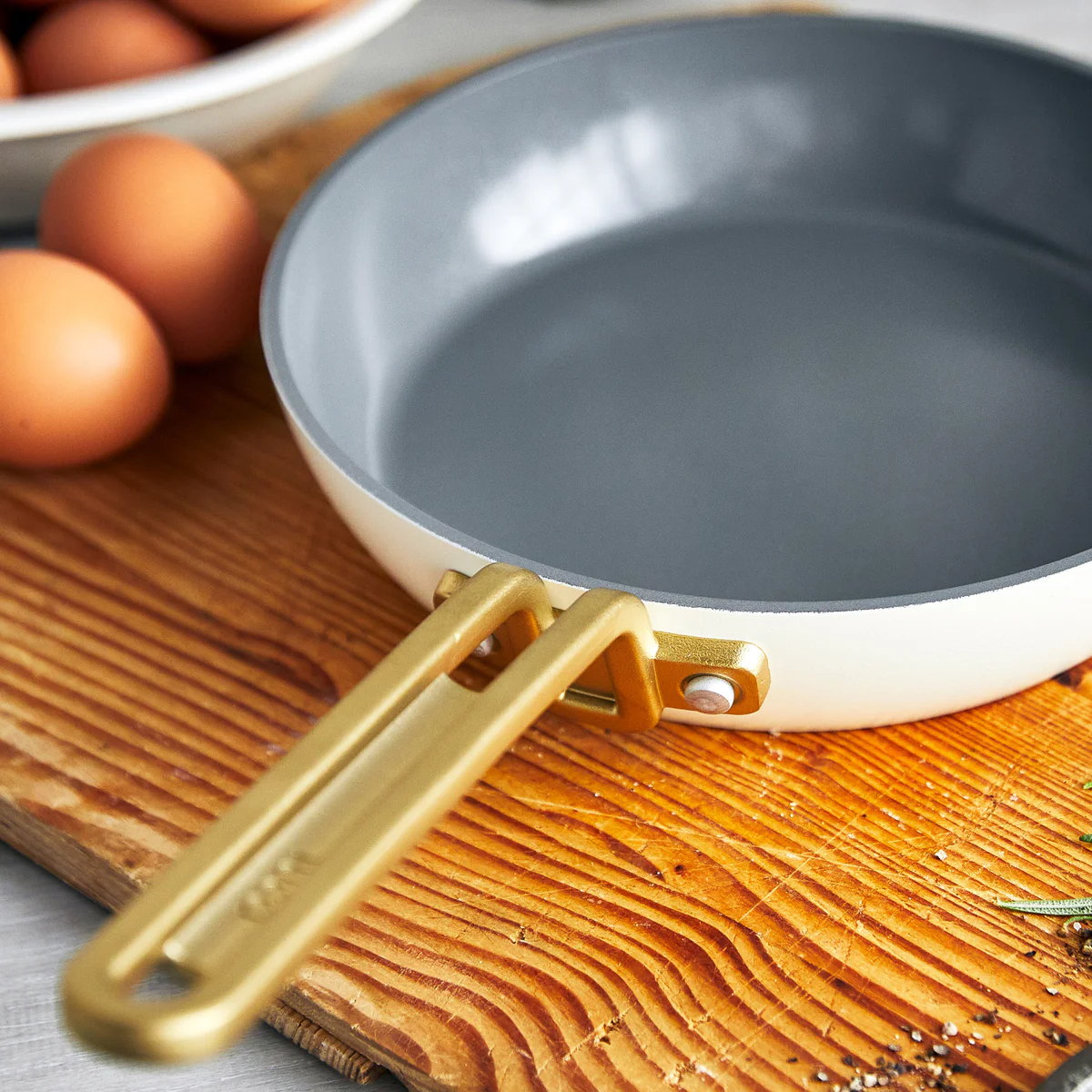 Stanley Tucci™ Ceramic Nonstick 4-Piece Frypan Set | Carrara White - Image 6