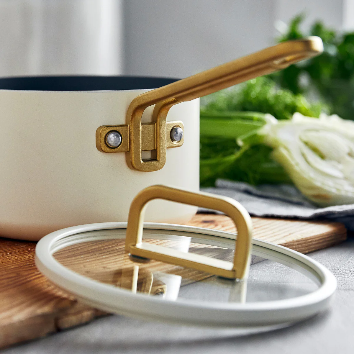Stanley Tucci™ Ceramic Nonstick 2-Quart Saucepan with Lid | Carrara White - Image 4