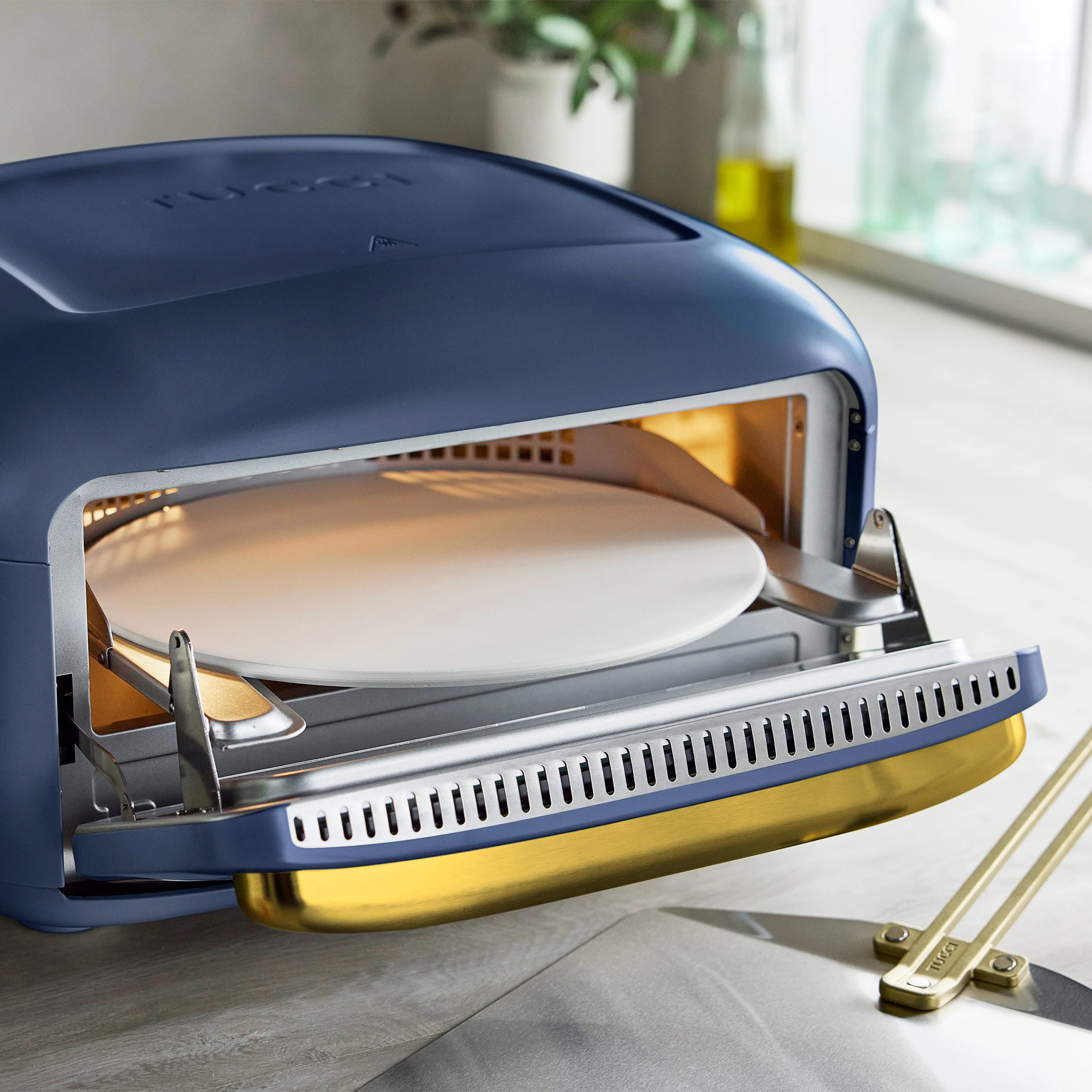 Stanley Tucci™ Indoor and Outdoor Pizza Oven | Marino Blue - Image 14