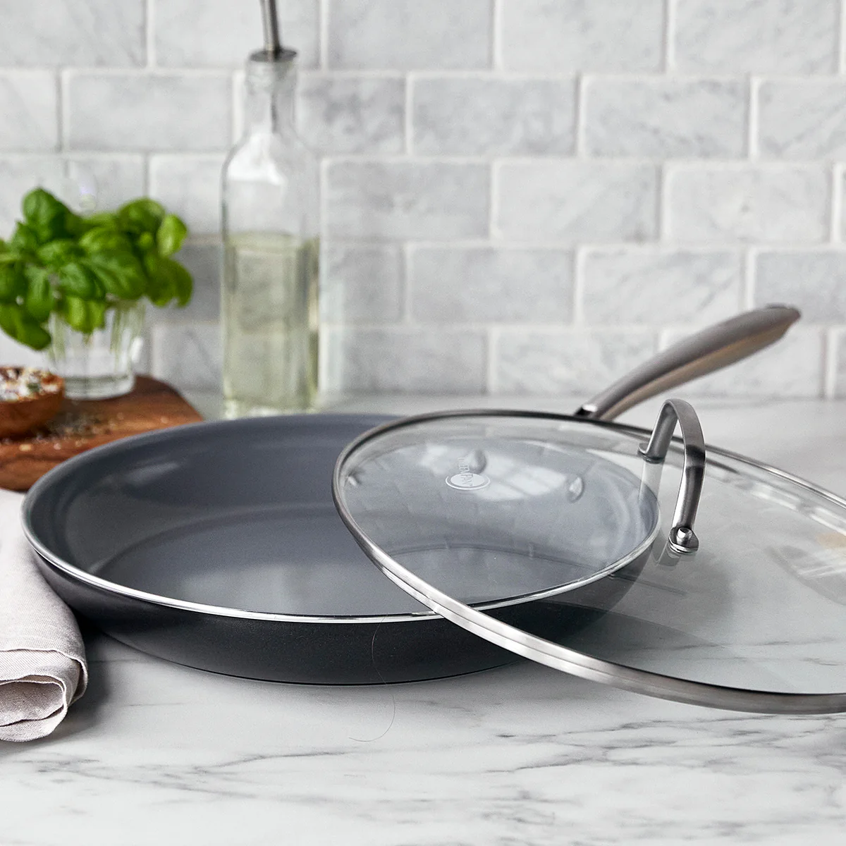 Swift Ceramic Nonstick 12" Frypan with Lid - Image 2