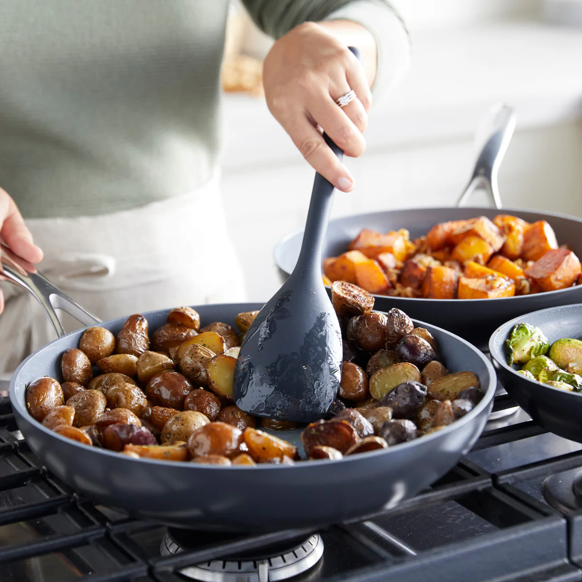 Valencia Pro Ceramic Nonstick 13-Piece Cookware Set - Image 5