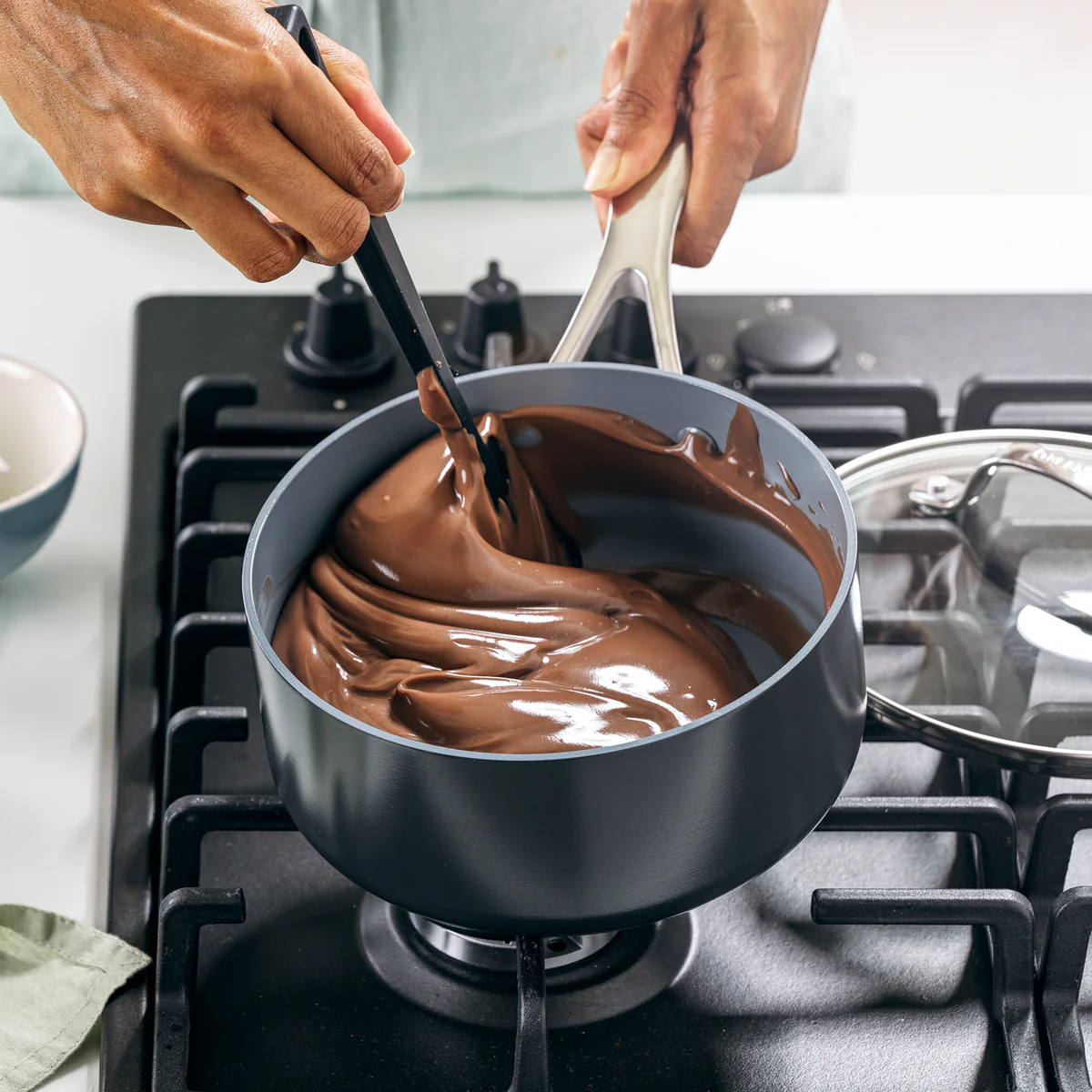 Valencia Pro Ceramic Nonstick 2-Quart Saucepan with Lid - Image 4