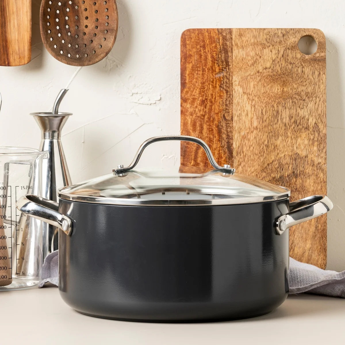 Valencia Pro Ceramic Nonstick 5.5-Quart Stockpot with Lid - Image 3