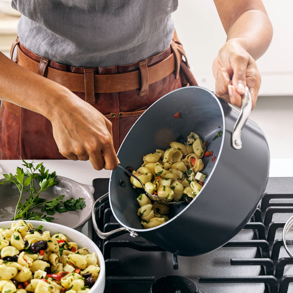 Valencia Pro Ceramic Nonstick 5.5-Quart Stockpot with Lid - Image 9