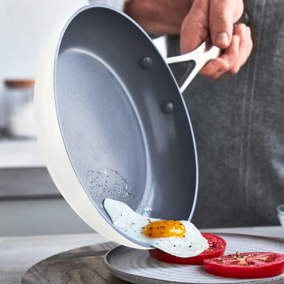 Valencia Pro Ceramic Nonstick 8", 9.5", and 11" Frypan Set | Cream - Image 7