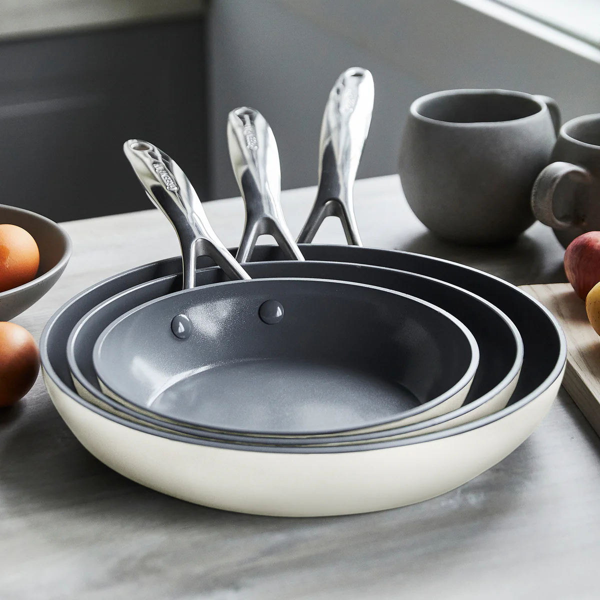 Valencia Pro Ceramic Nonstick 8", 9.5", and 11" Frypan Set | Cream - Image 9