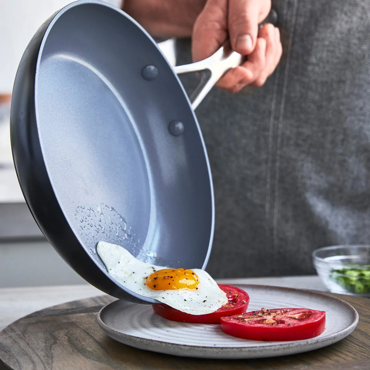 Valencia Pro Ceramic Nonstick 8", 9.5", and 11" Frypan Set | Gray - Image 6