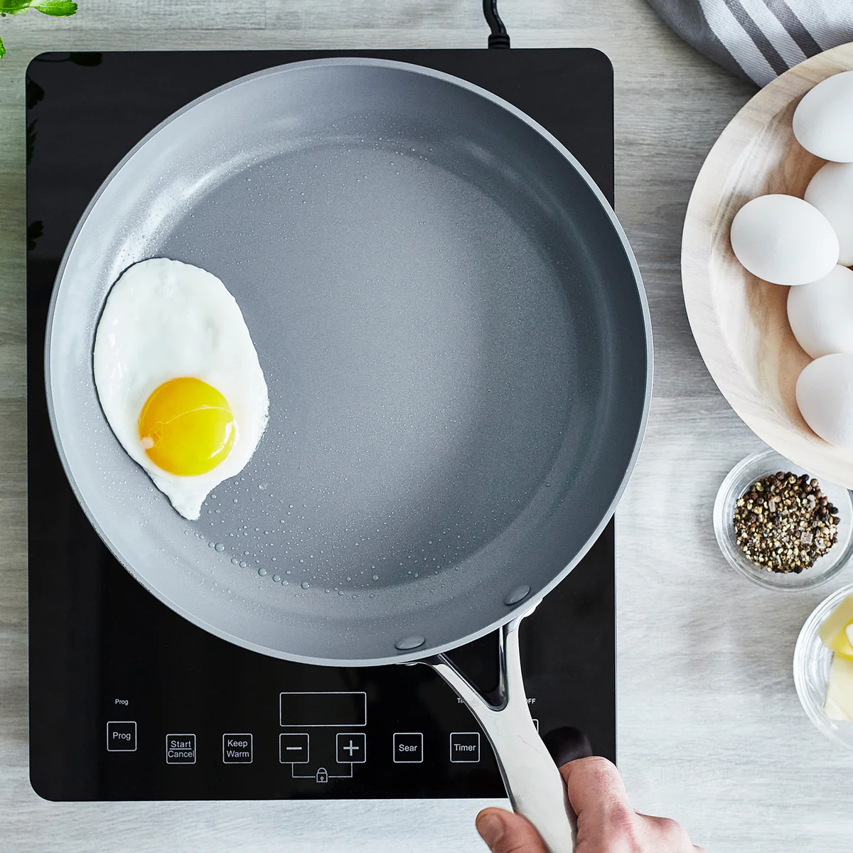 Valencia Pro Ceramic Nonstick 8", 9.5", and 11" Frypan Set | Gray - Image 7
