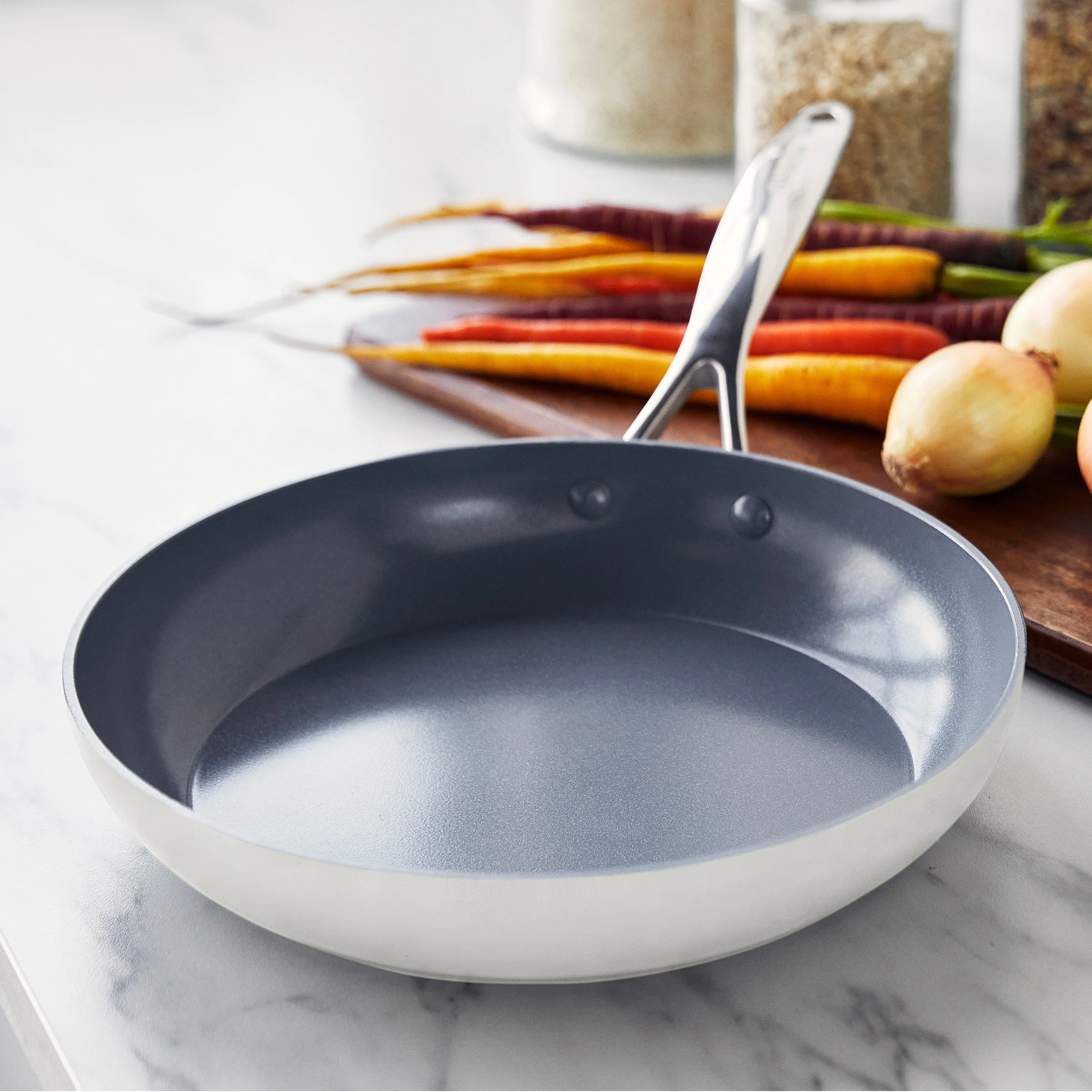 Valencia Pro Ceramic Nonstick 9.5" and 11" Frypan Set | Cream - Image 8