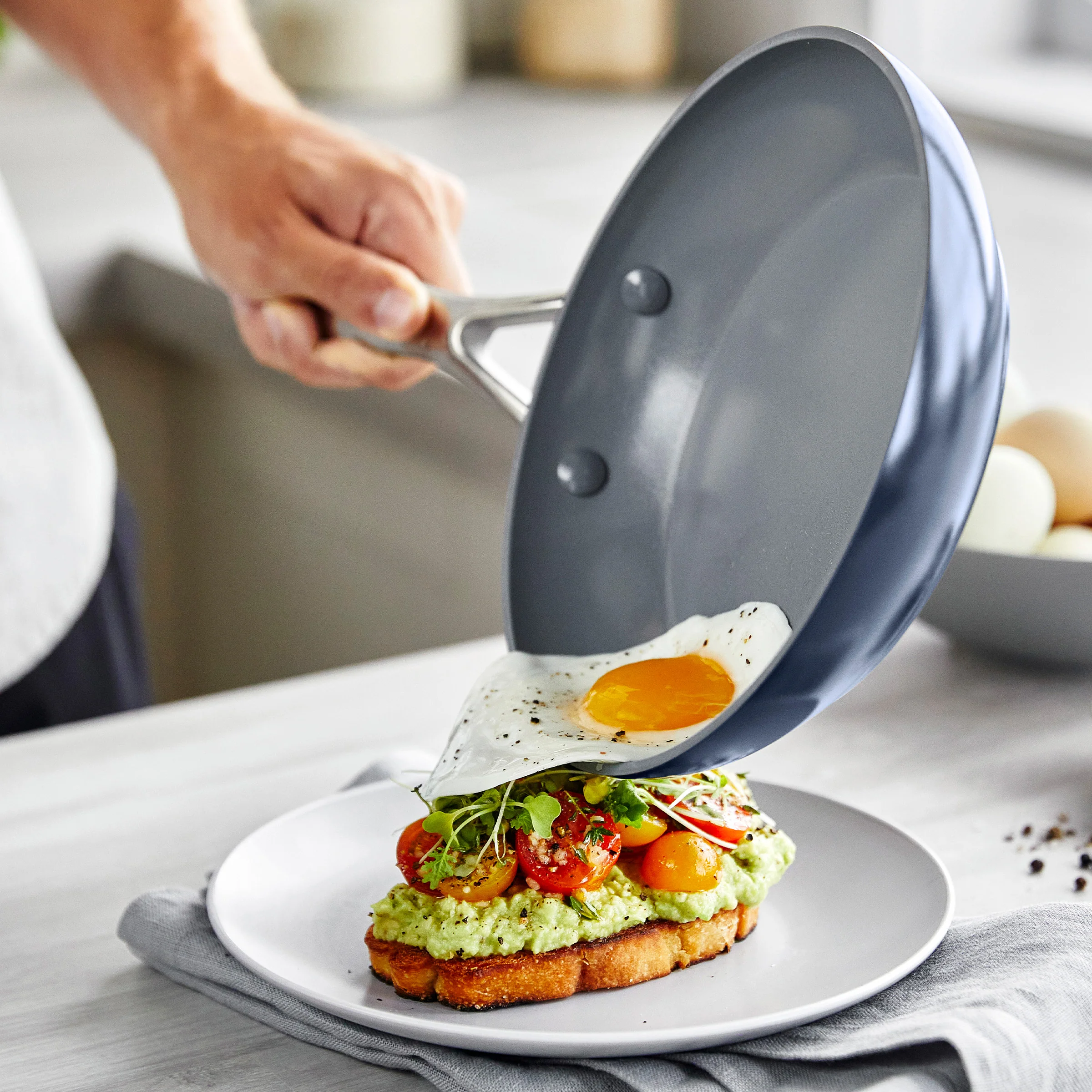 Valencia Pro Ceramic Nonstick 9.5" and 11" Frypan Set | Twilight - Image 4