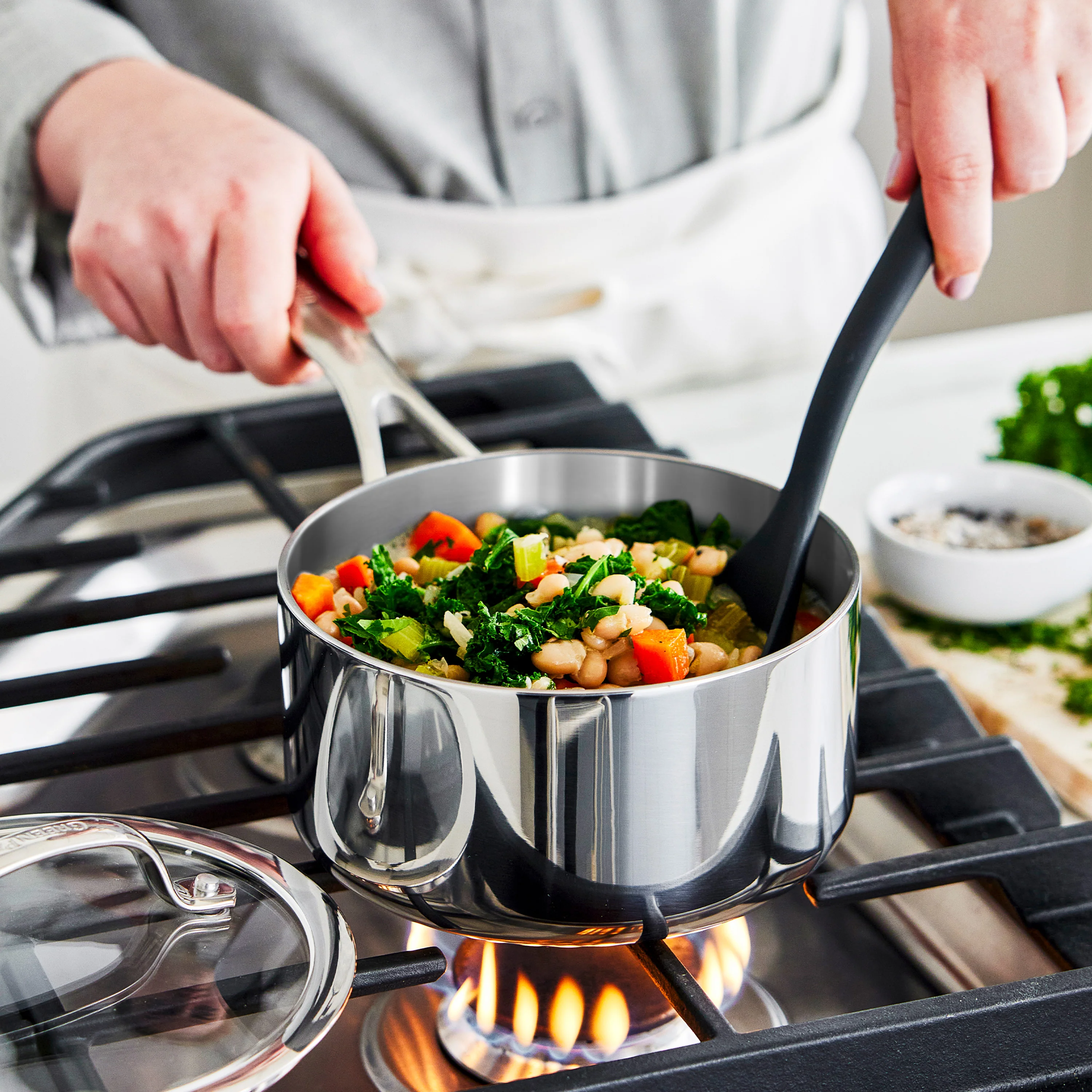 Valencia Pro Stainless Steel Uncoated 1.6-Quart Saucepan with Lid - Image 3